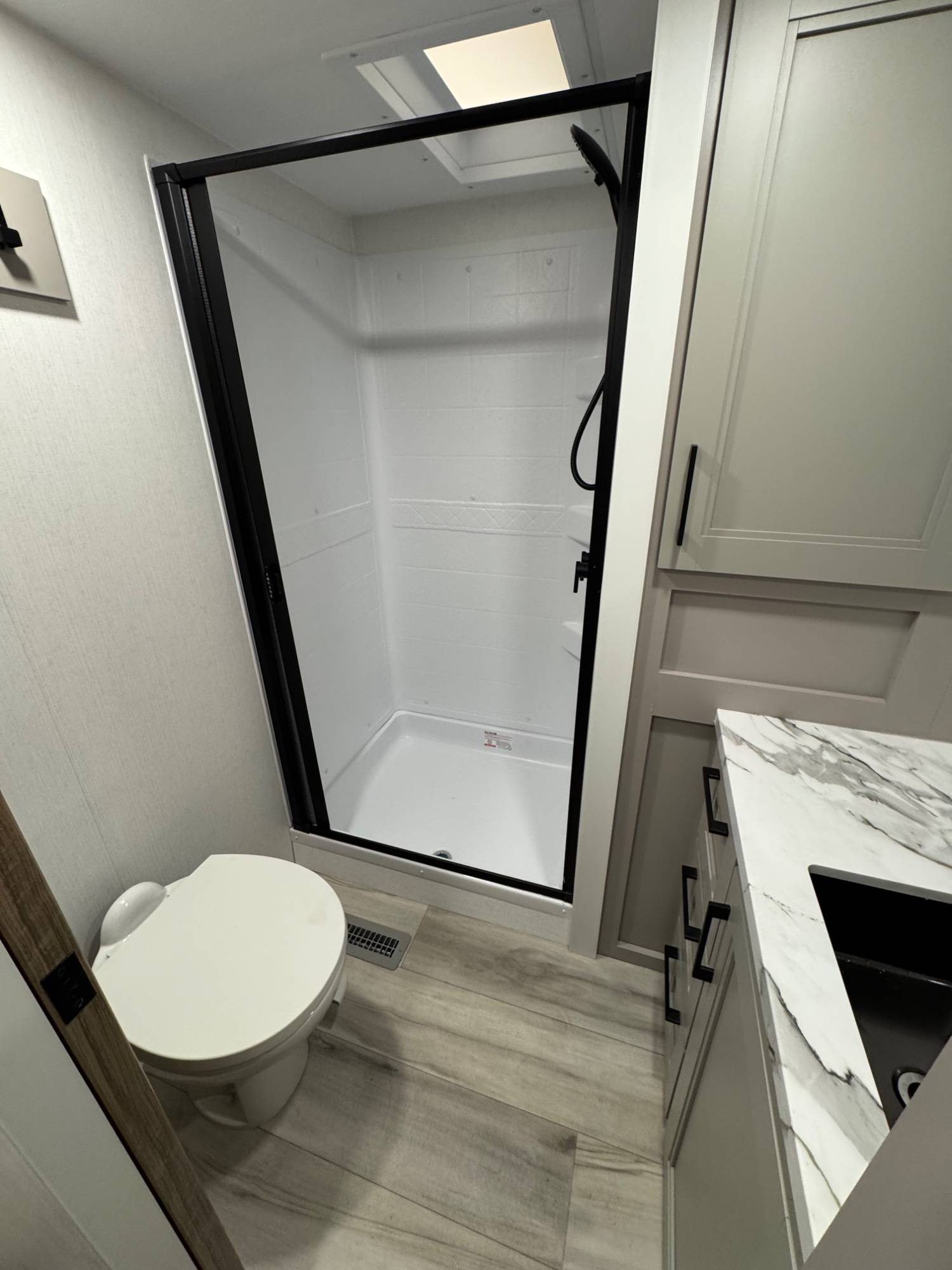 2026 KZ RV 2026 KZ RV Durango Half Ton - thumbnail 13