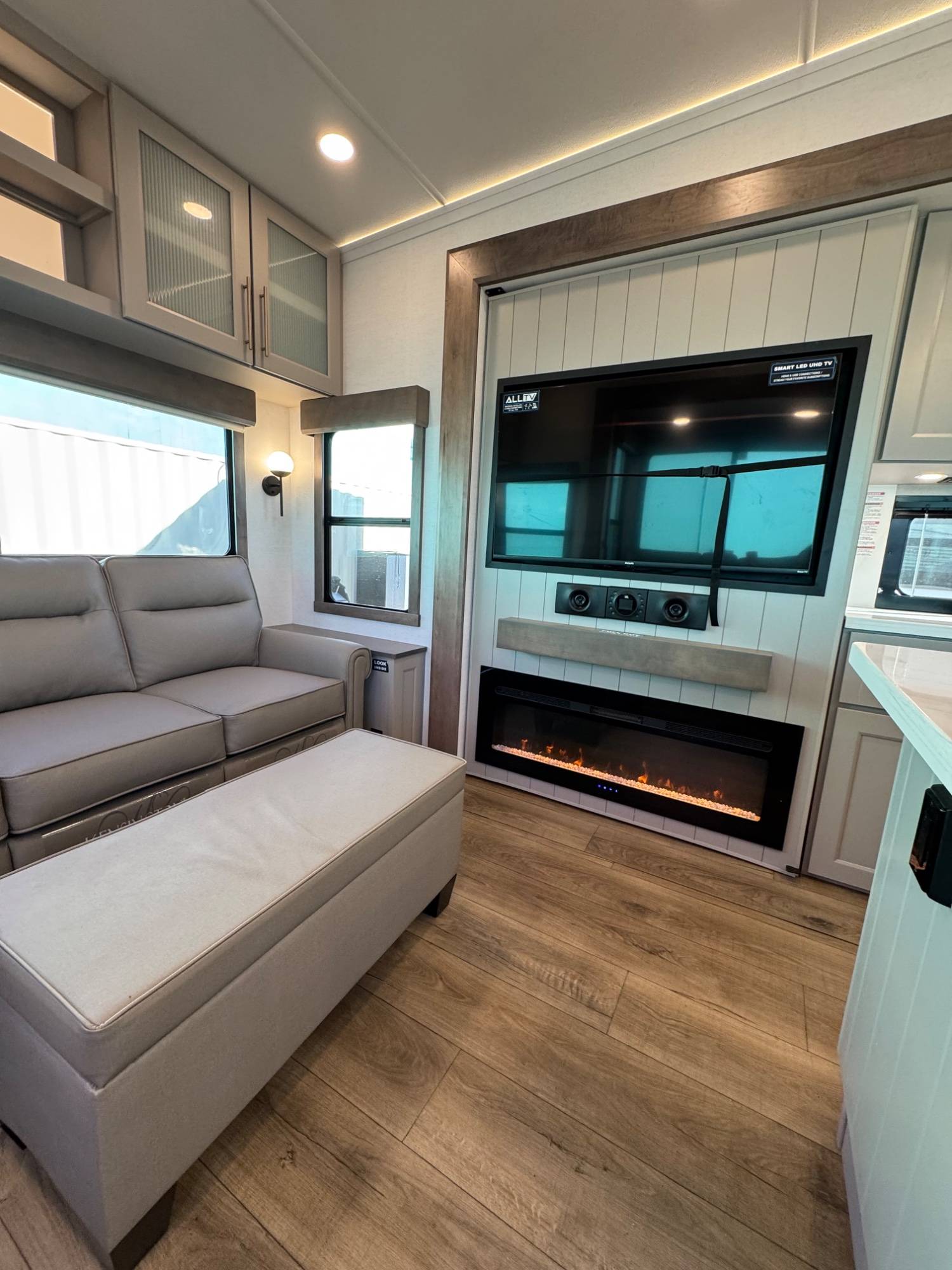 2025 Alliance RV 2025 Alliance RV Paradigm - thumbnail 14