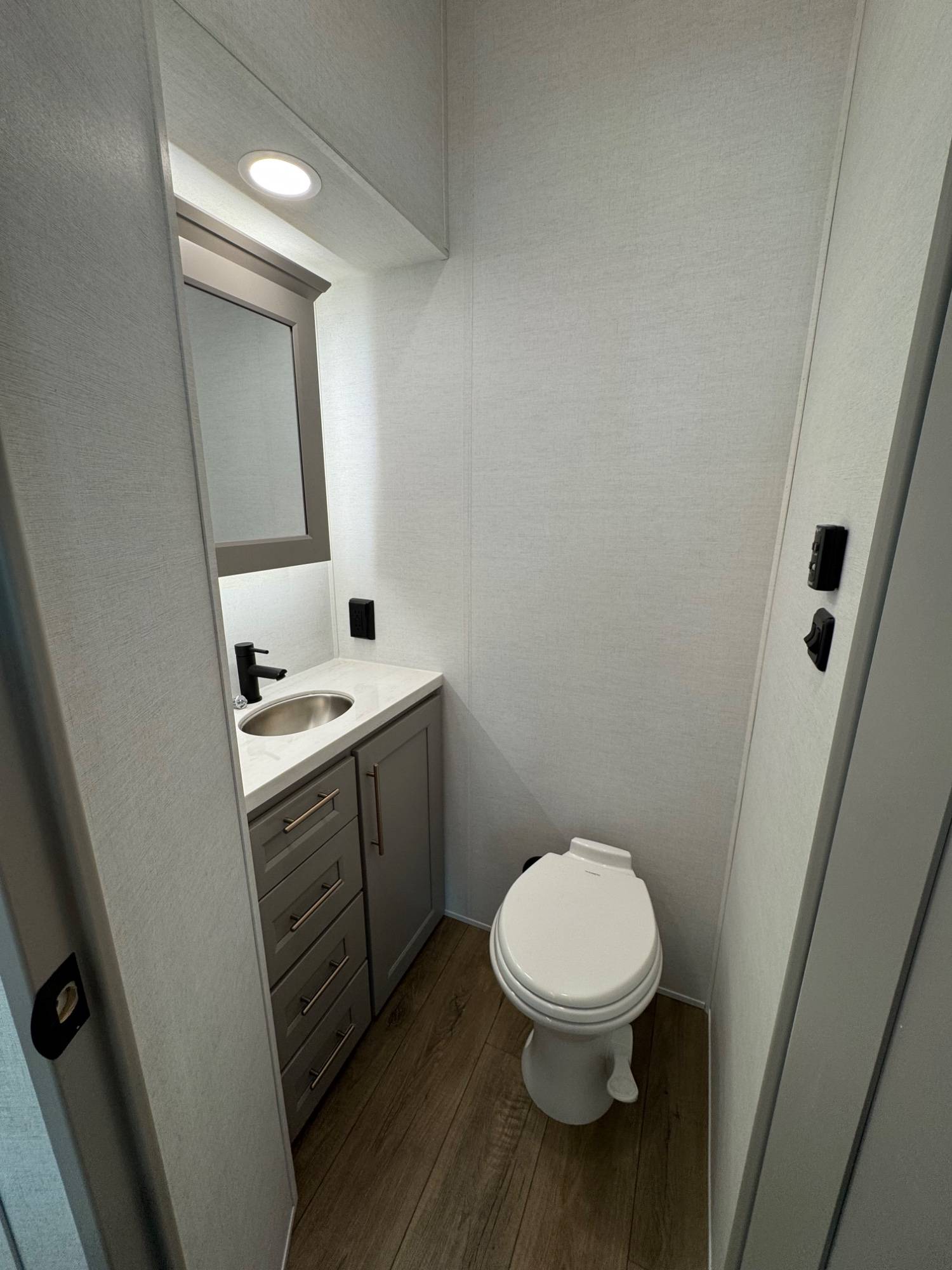 2025 Alliance RV 2025 Alliance RV Paradigm - thumbnail 18