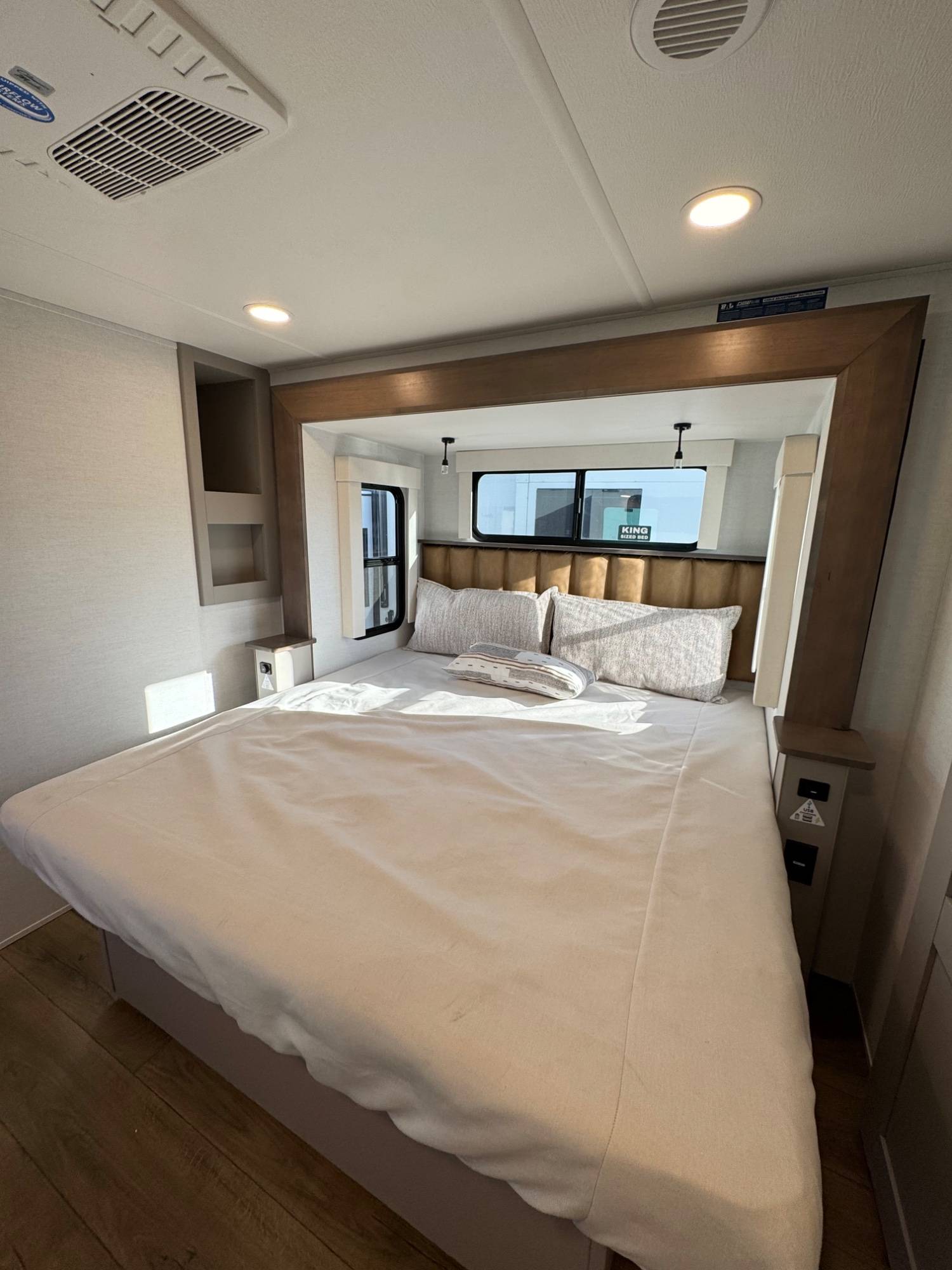 2025 Alliance RV 2025 Alliance RV Paradigm - thumbnail 23