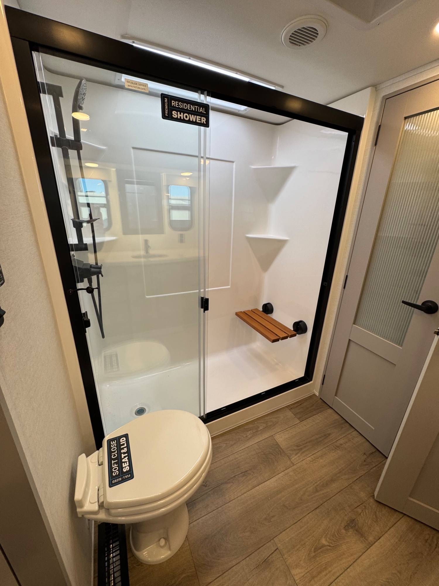 2025 Alliance RV 2025 Alliance RV Paradigm - thumbnail 25