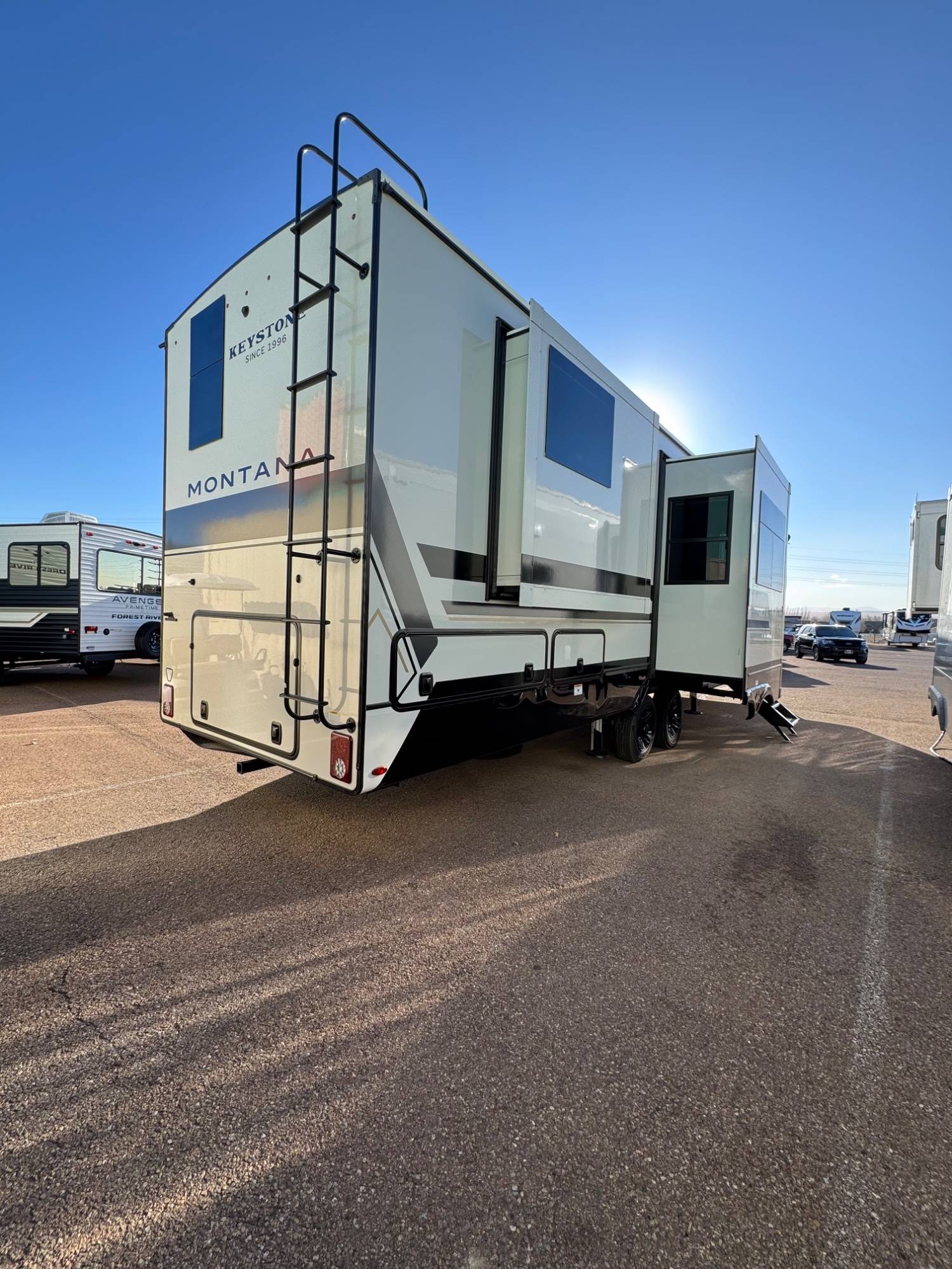 2026 Keystone RV 2026 Keystone RV Montana - thumbnail 5