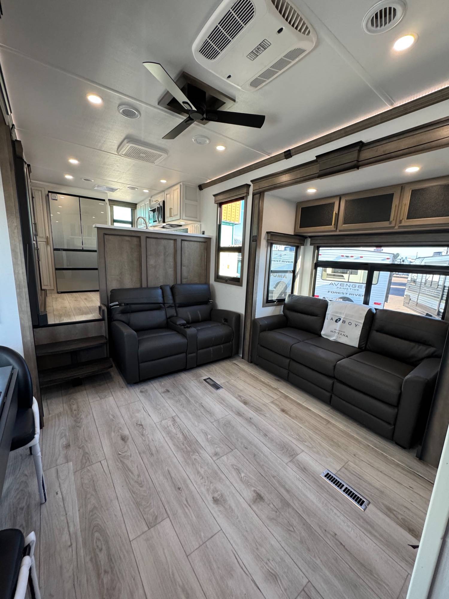 2026 Keystone RV 2026 Keystone RV Montana - thumbnail 12