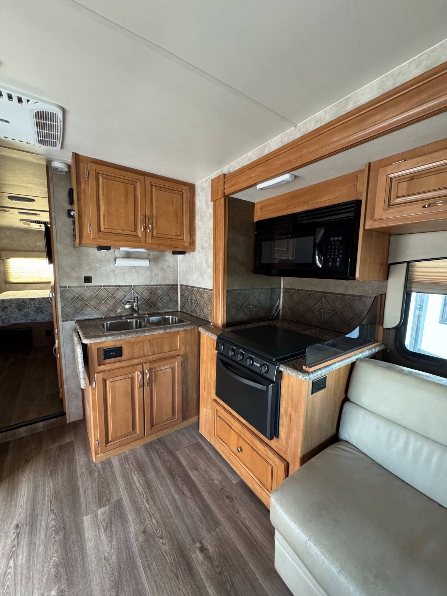 2017 NeXus RV 2017 NeXus RV Phantom - thumbnail 8