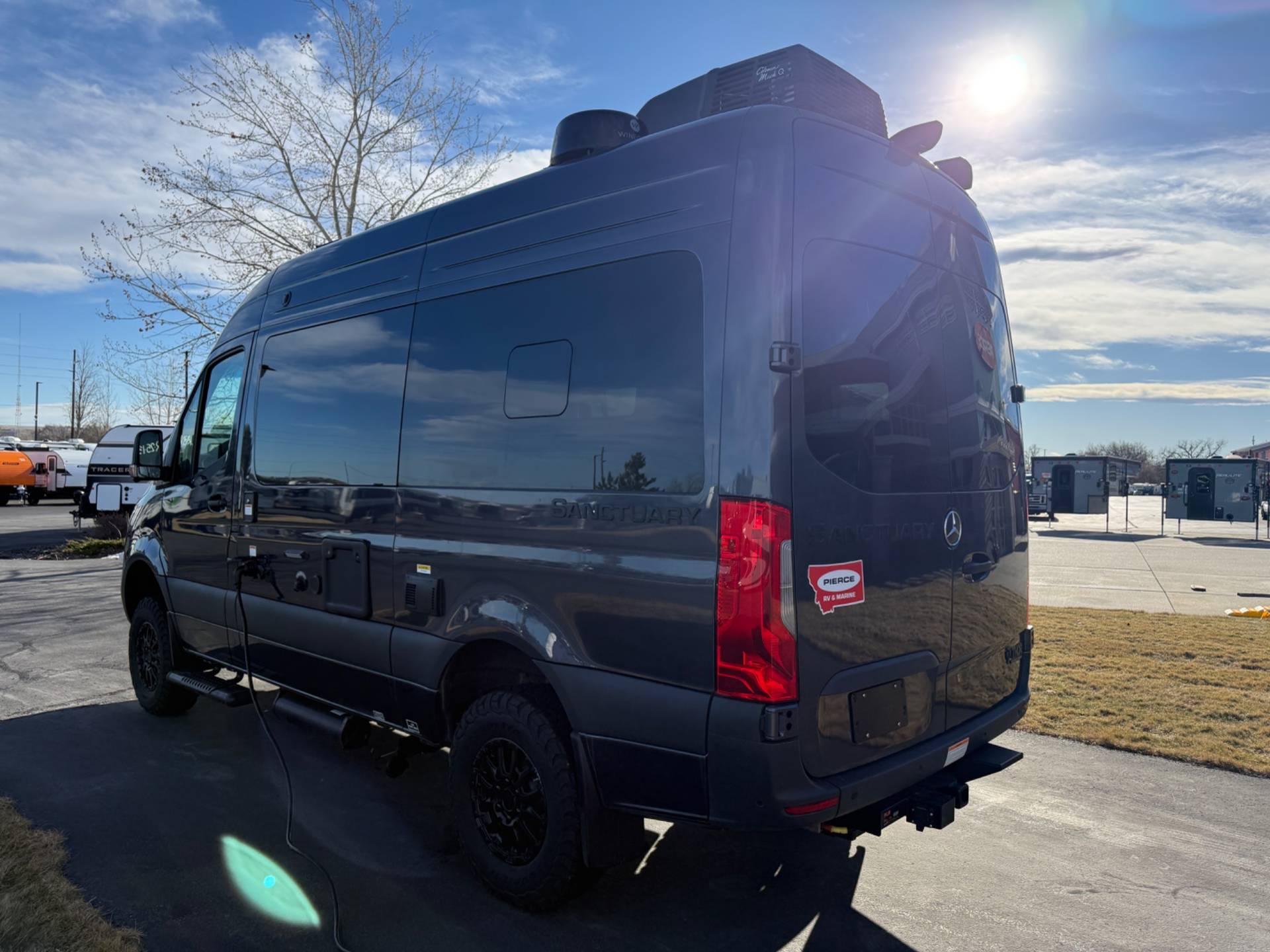 2026 Thor Motor Coach 2026 Thor Motor Coach Sanctuary - thumbnail 3