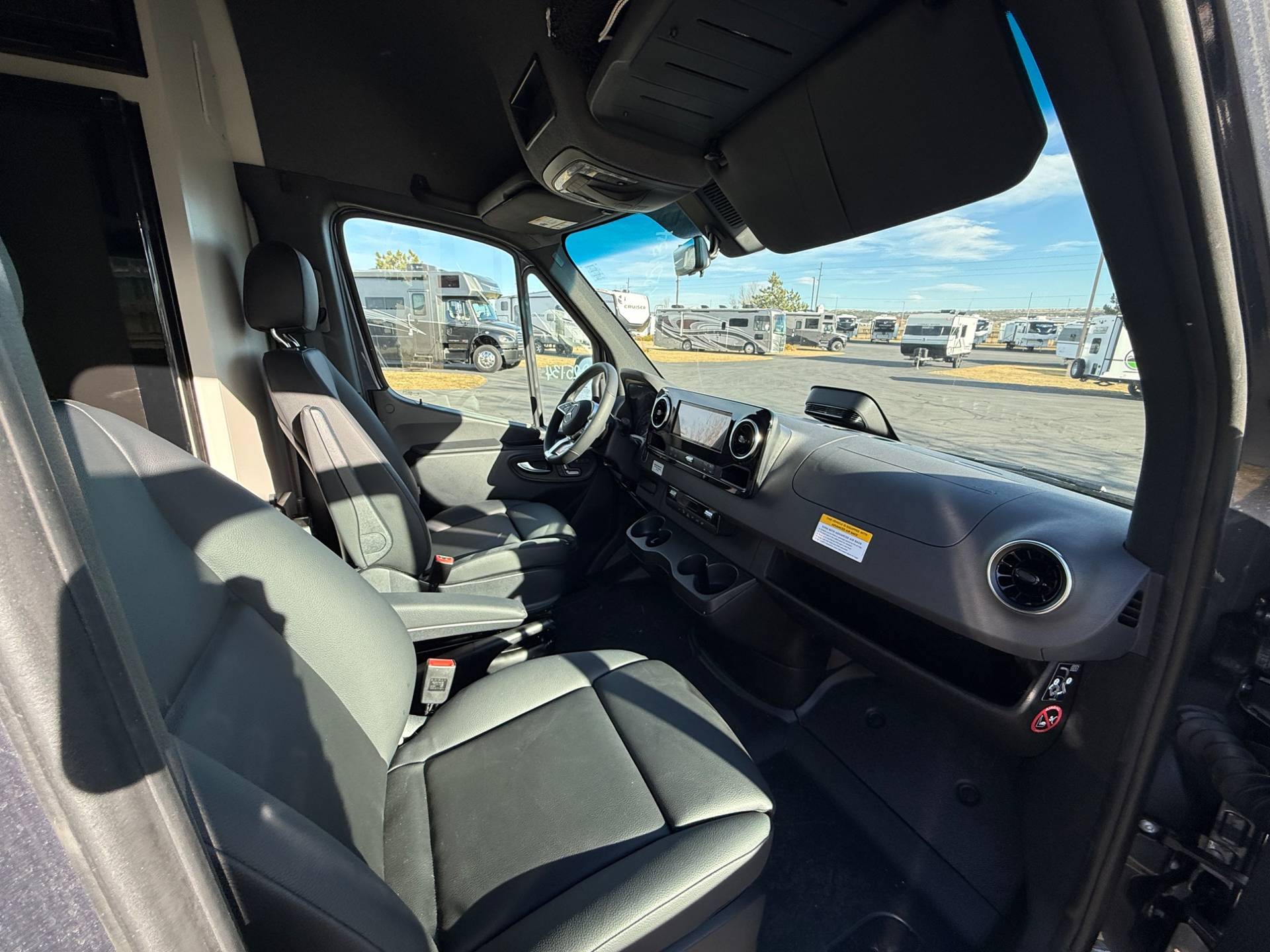 2026 Thor Motor Coach 2026 Thor Motor Coach Sanctuary - thumbnail 5