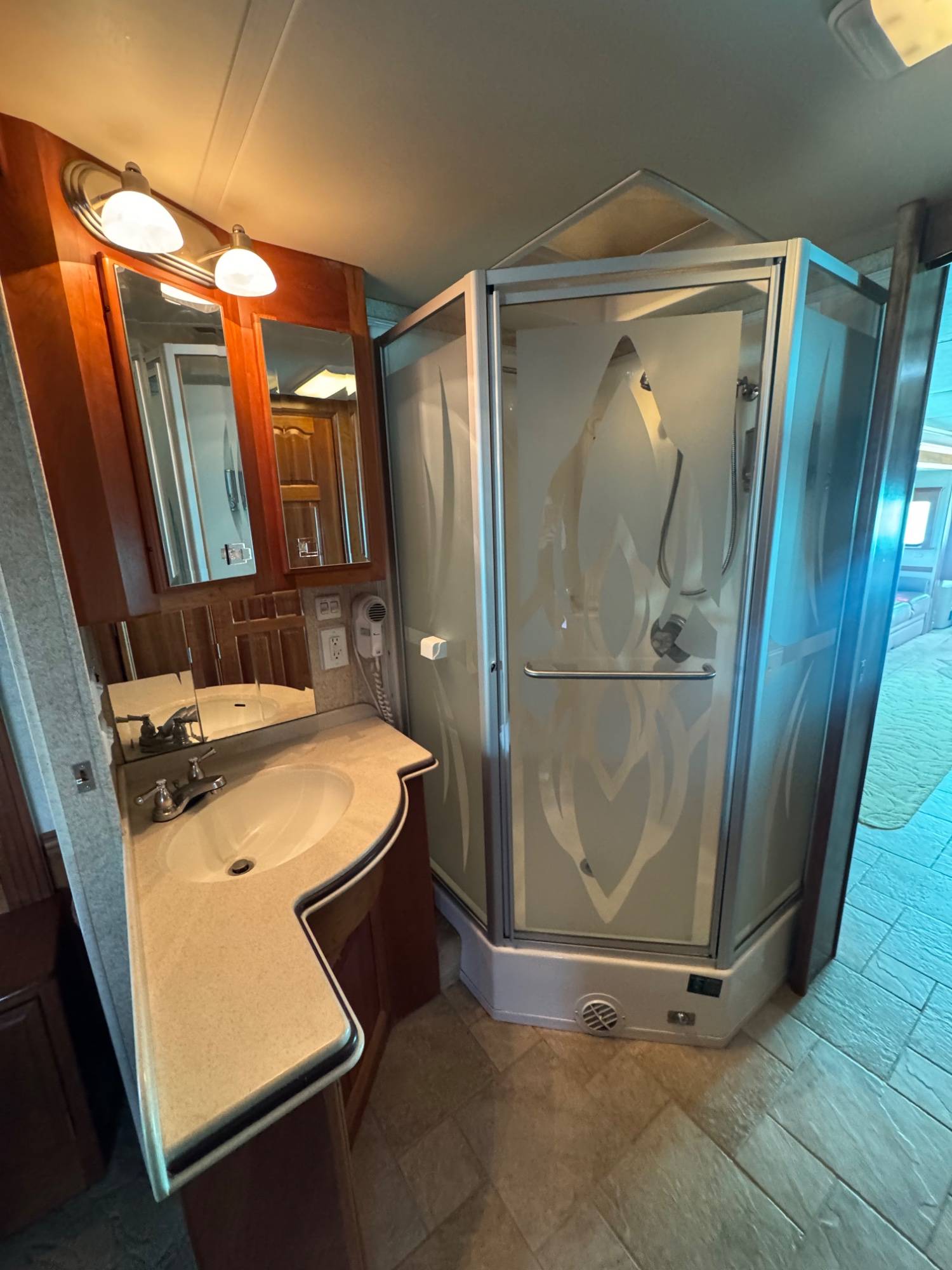 2006 Newmar 2006 Newmar Mountain Aire - thumbnail 16