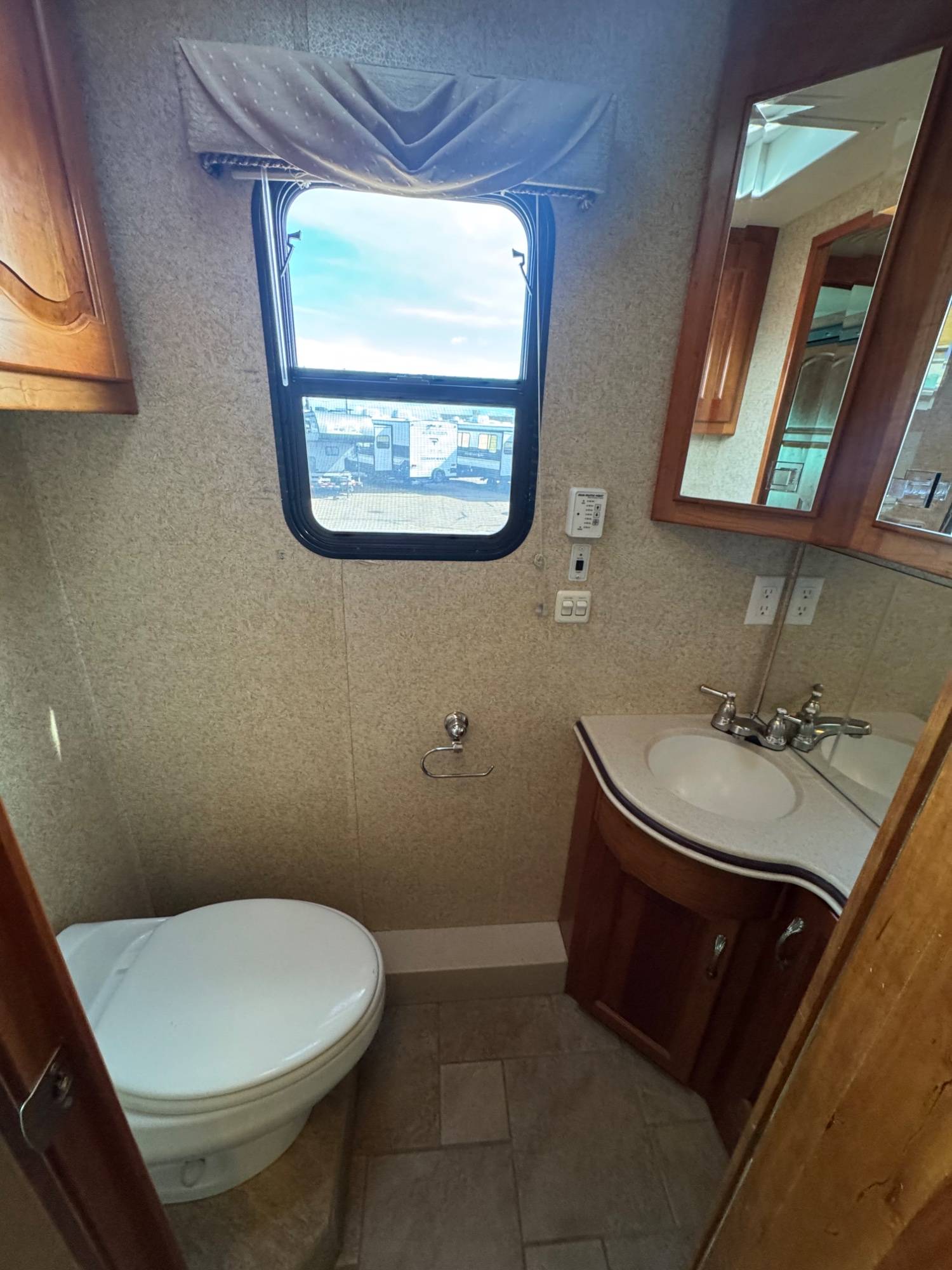 2006 Newmar 2006 Newmar Mountain Aire - thumbnail 18