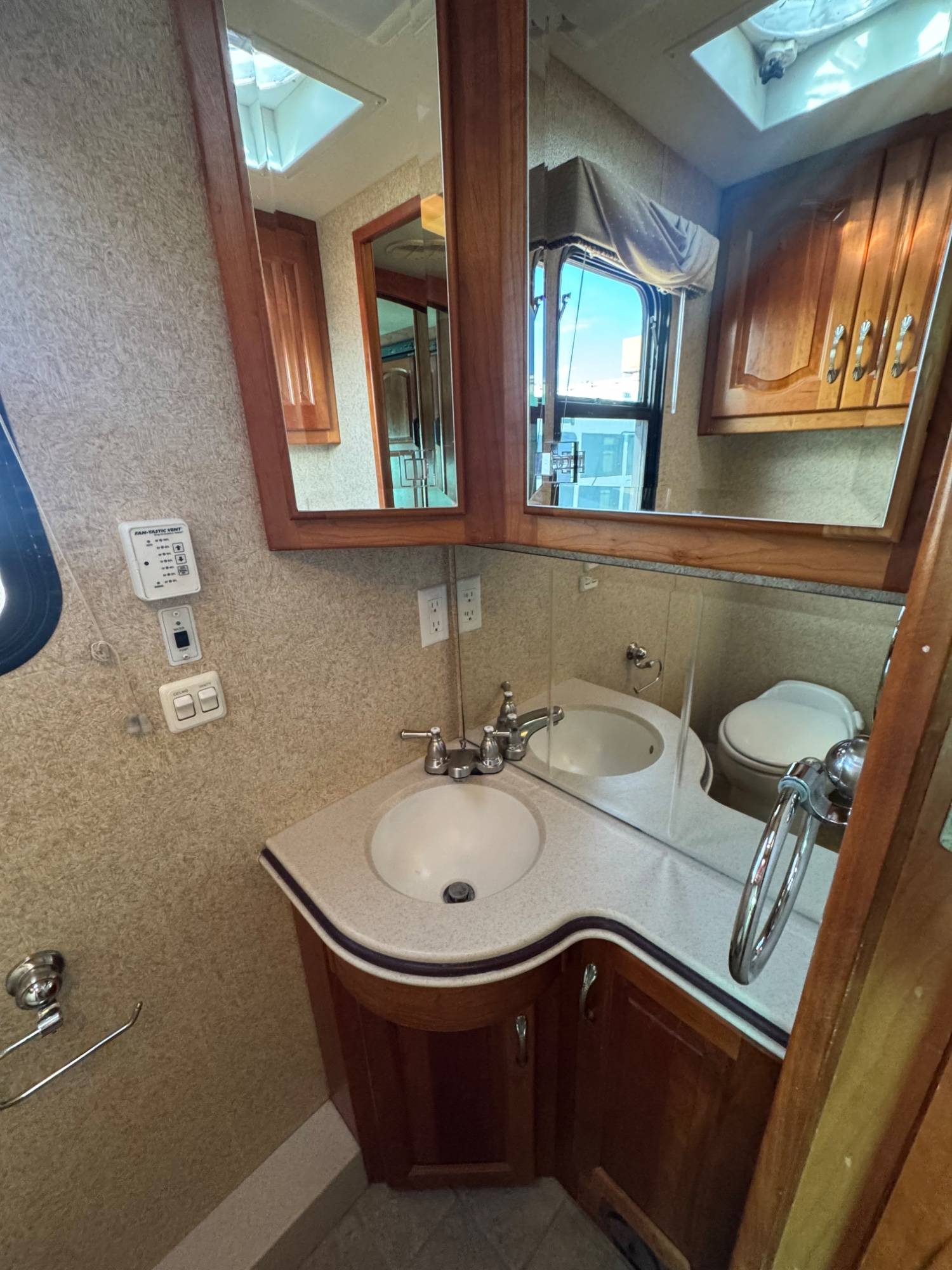 2006 Newmar 2006 Newmar Mountain Aire - thumbnail 19