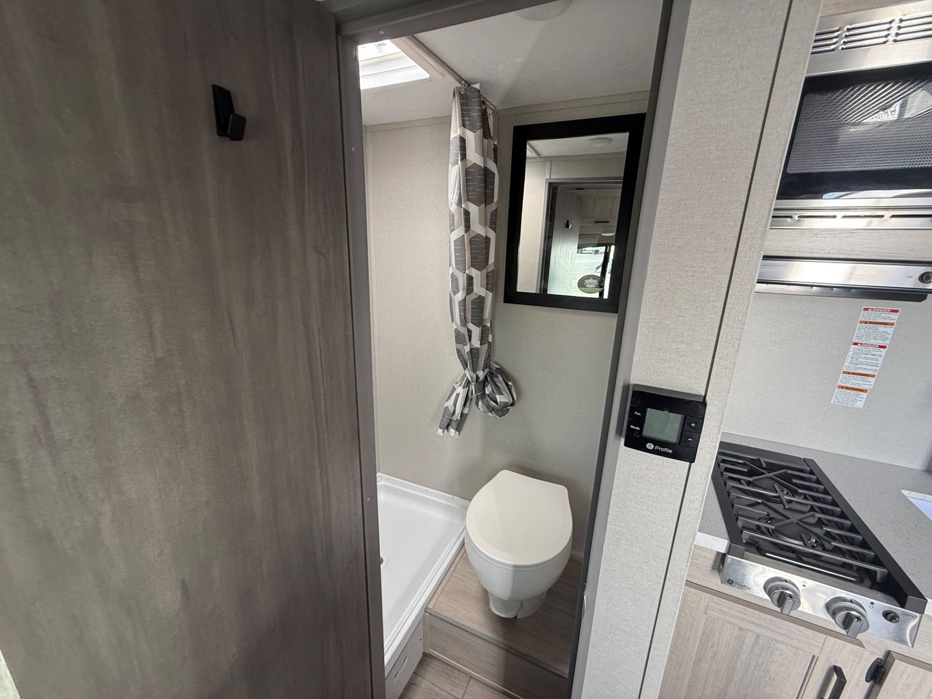 2026 Coachmen 2026 Coachmen Catalina Summit Series 7 - thumbnail 10