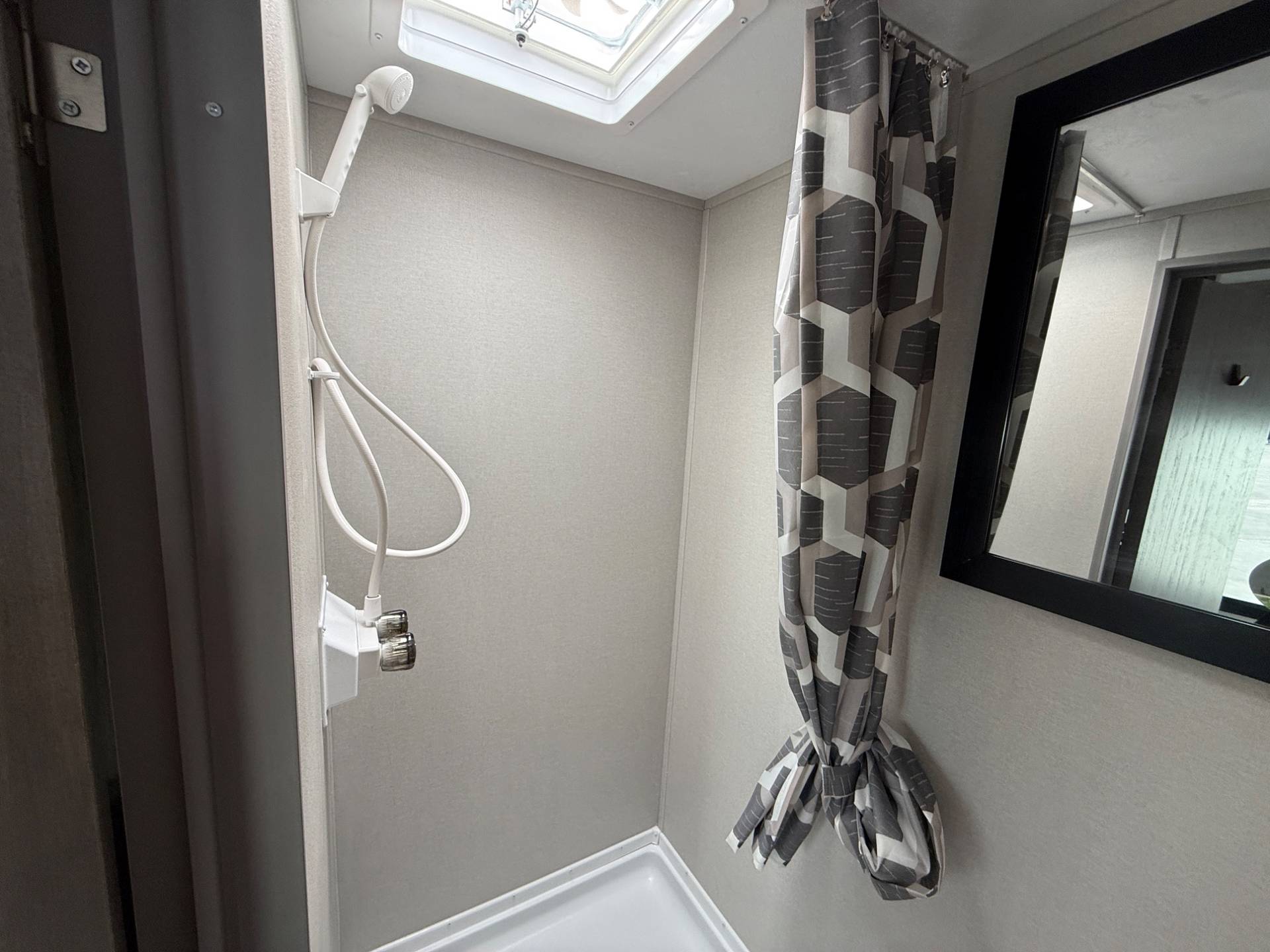 2026 Coachmen 2026 Coachmen Catalina Summit Series 7 - thumbnail 11