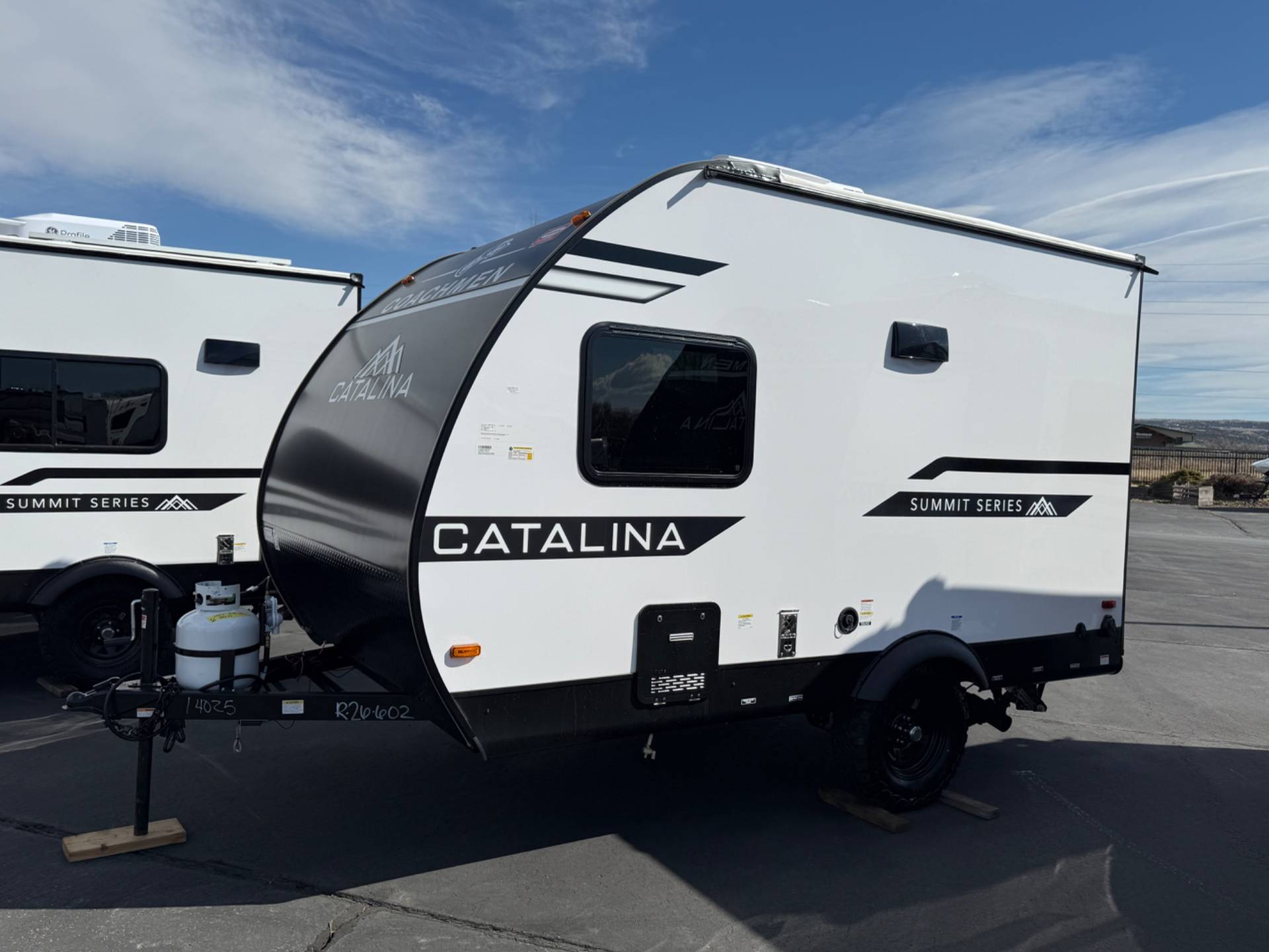 2026 Coachmen 2026 Coachmen Catalina Summit Series 7 - thumbnail 1