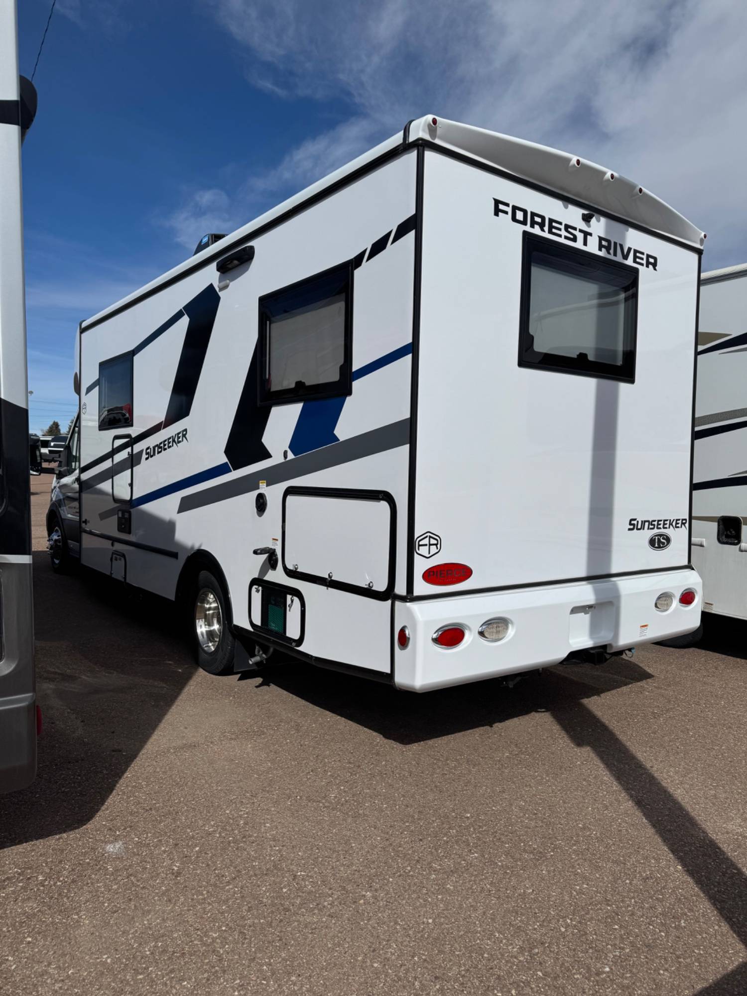 2026 Forest River RV 2026 Forest River RV Sunseeker - thumbnail 3