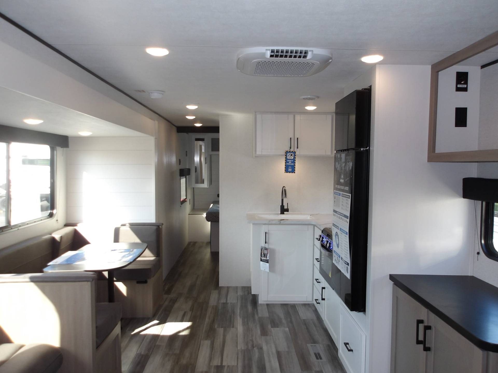 2026 Jayco 2026 Jayco Jay Flight SLX - thumbnail 10