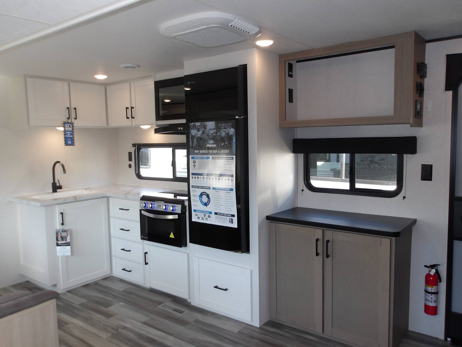 2026 Jayco 2026 Jayco Jay Flight SLX - thumbnail 11