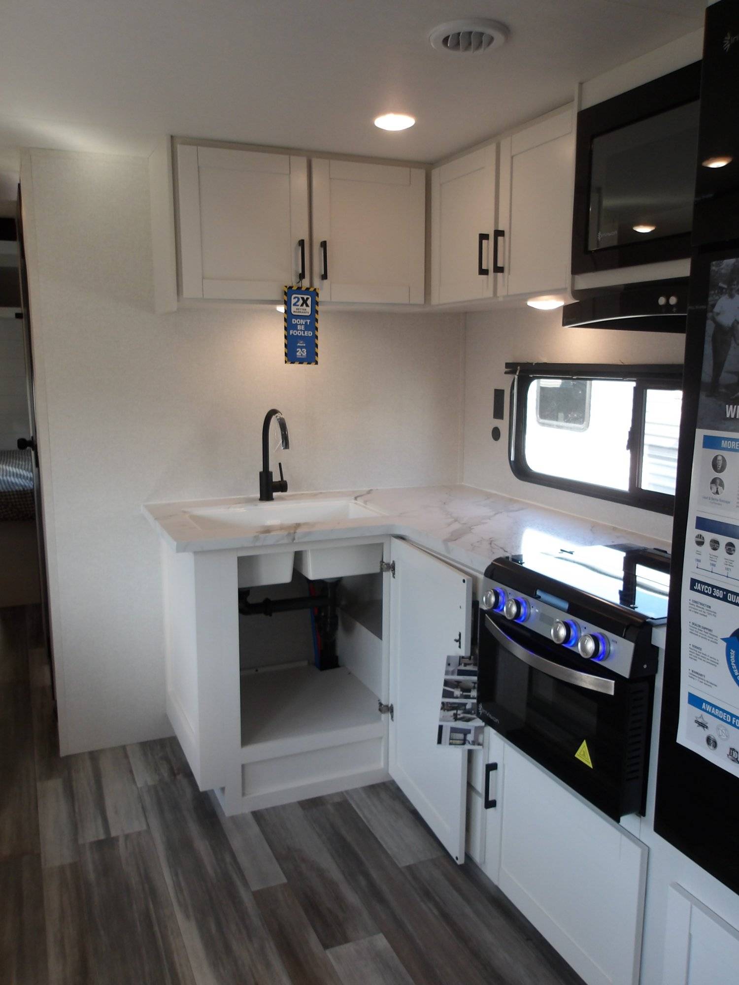 2026 Jayco 2026 Jayco Jay Flight SLX - thumbnail 17