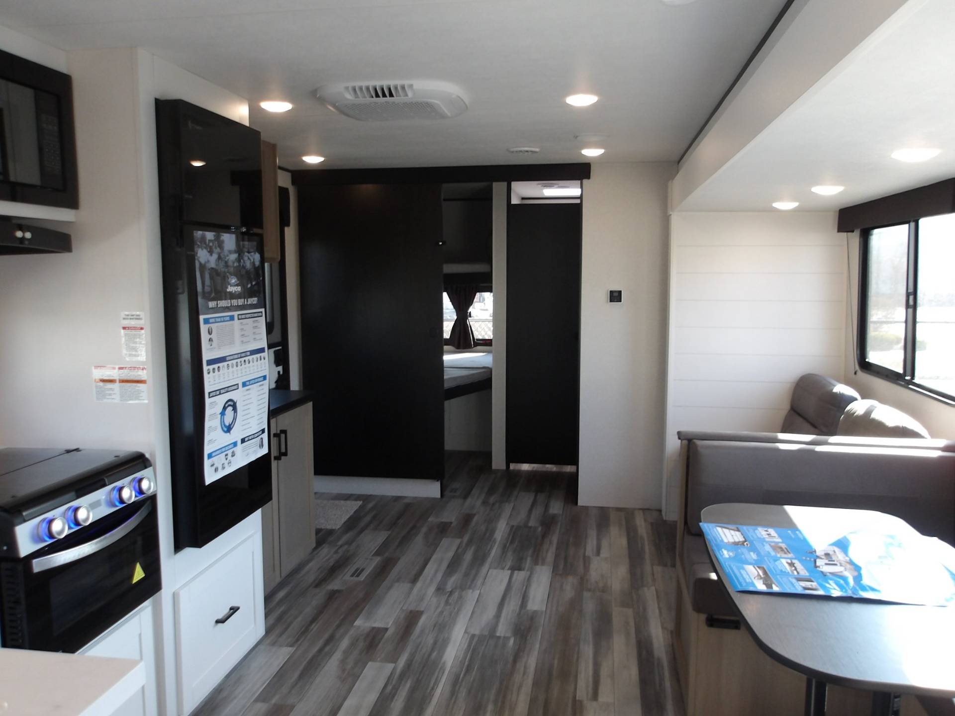 2026 Jayco 2026 Jayco Jay Flight SLX - thumbnail 34