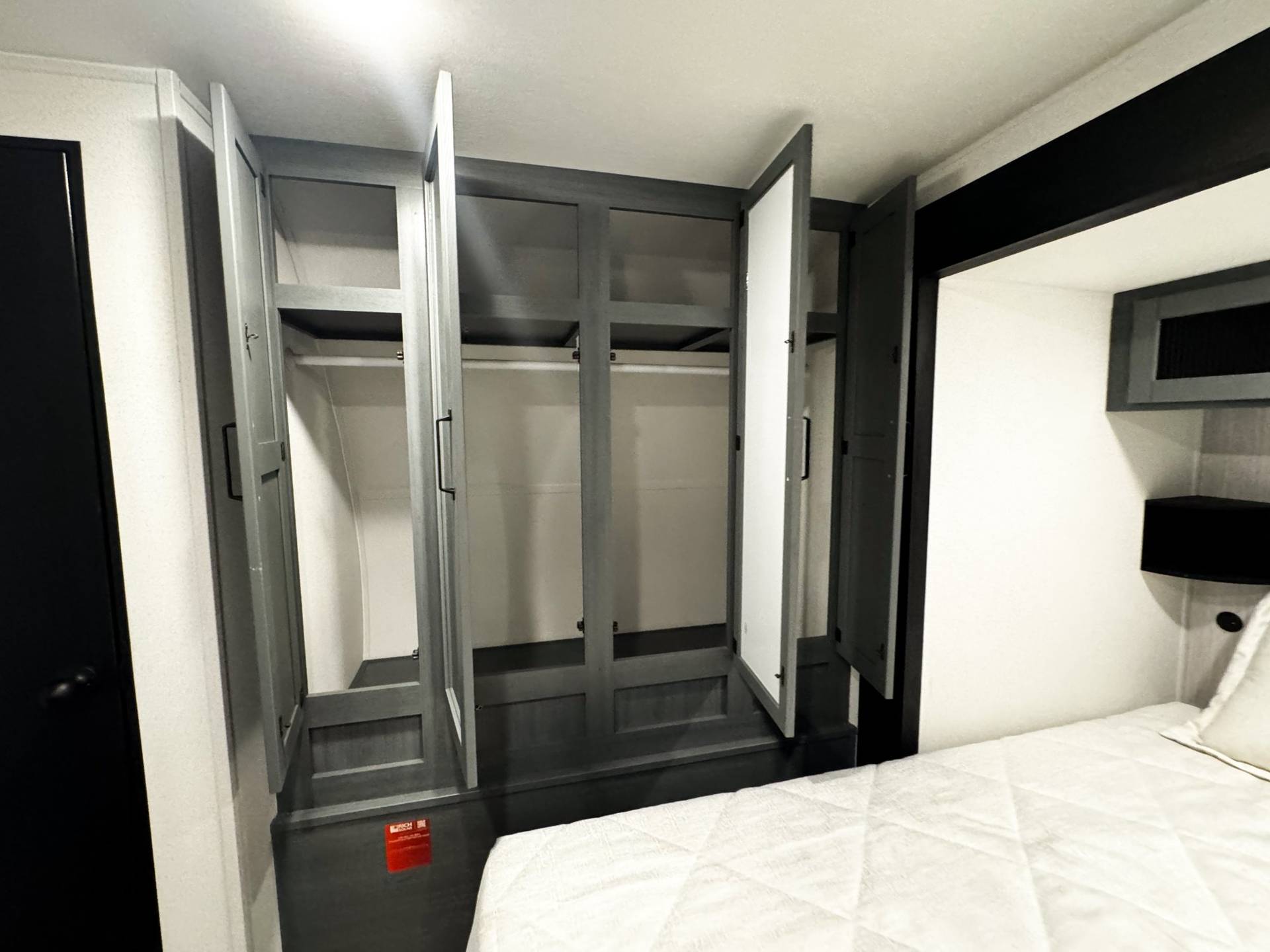 2026 Forest River 2026 Forest River Rockwood Ultra Lite - thumbnail 40