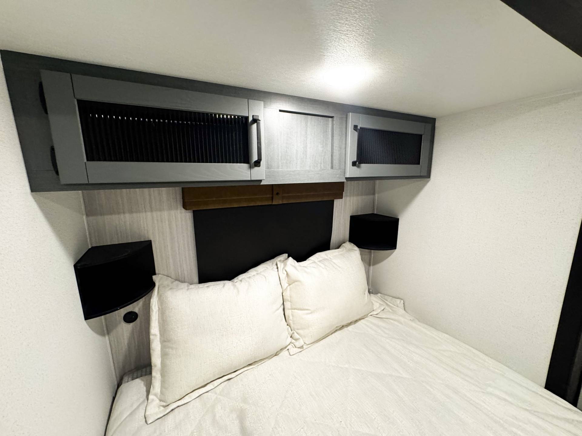 2026 Forest River 2026 Forest River Rockwood Ultra Lite - thumbnail 41