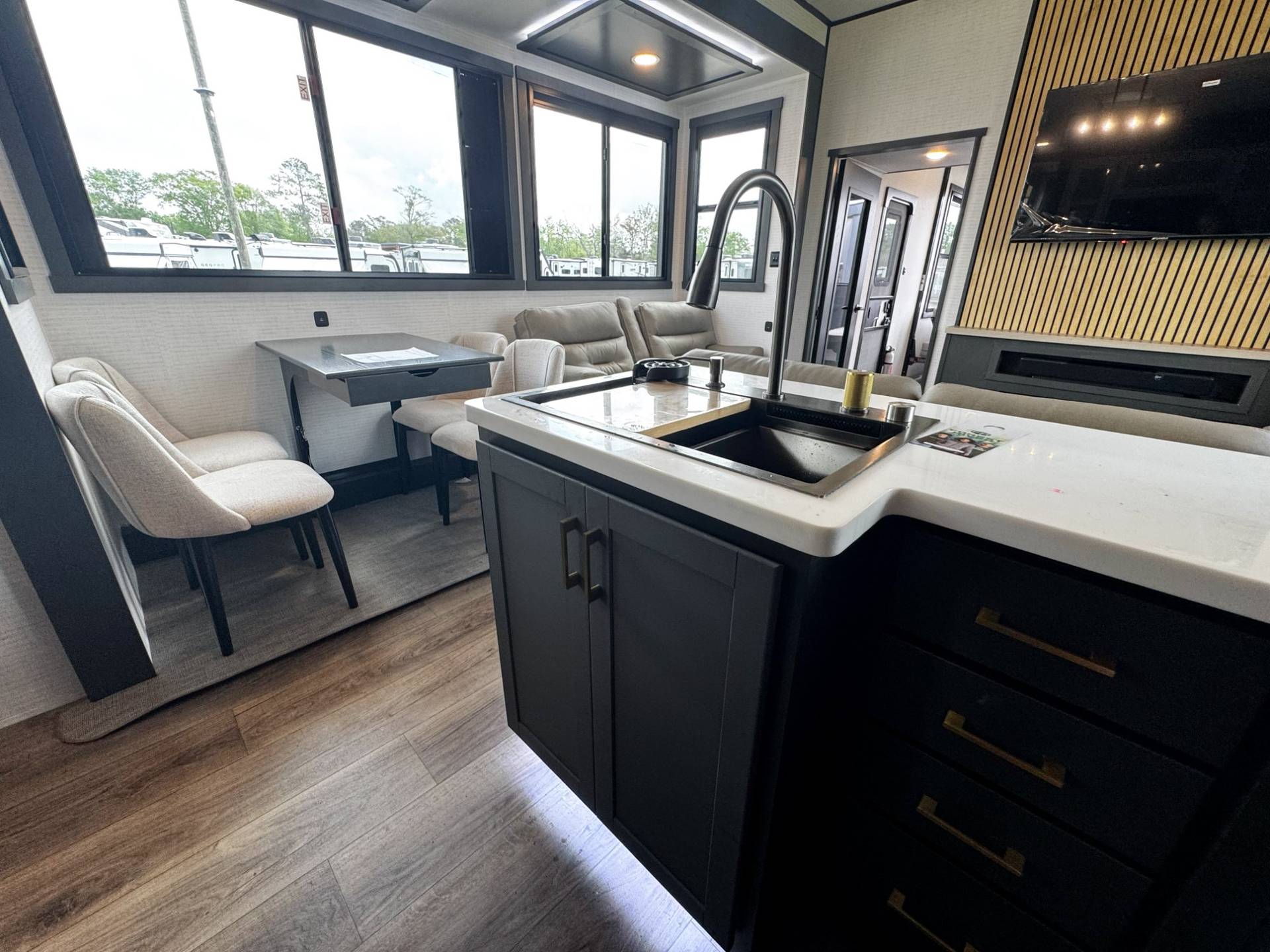 2026 Forest River 2026 Forest River Xlr Nitro Toy Hauler - thumbnail 24