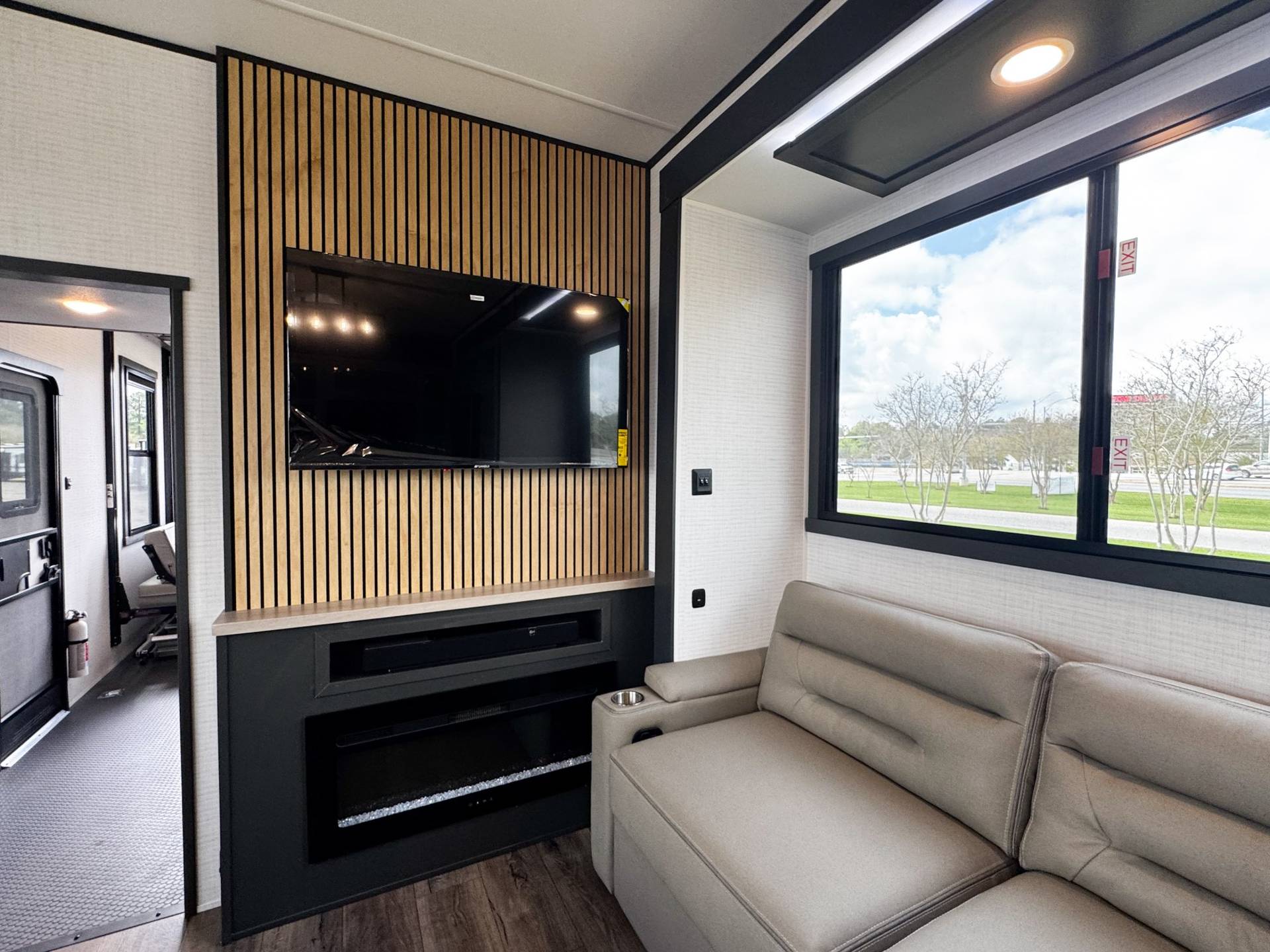 2026 Forest River 2026 Forest River Xlr Nitro Toy Hauler - thumbnail 16