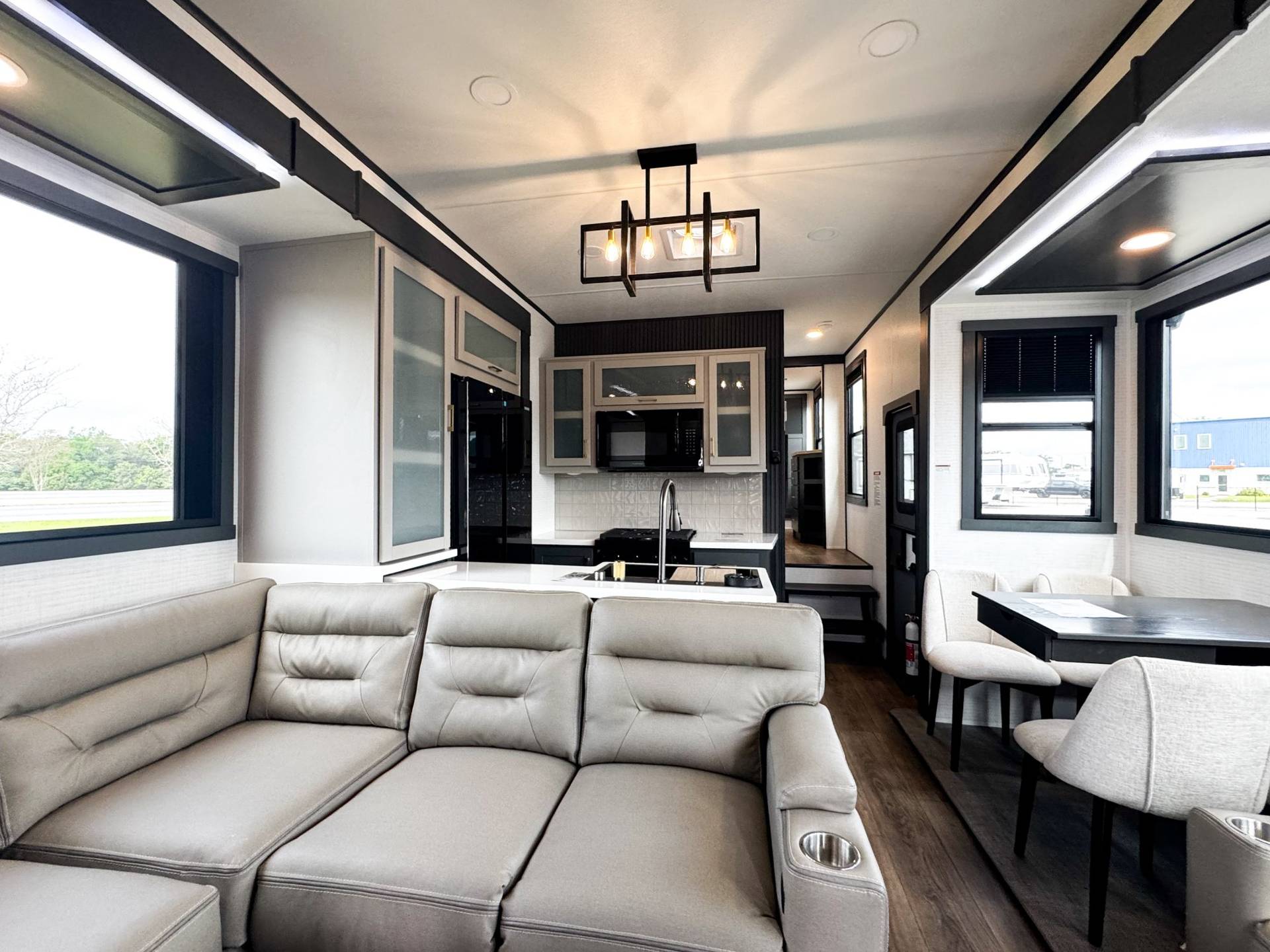 2026 Forest River 2026 Forest River Xlr Nitro Toy Hauler - thumbnail 17