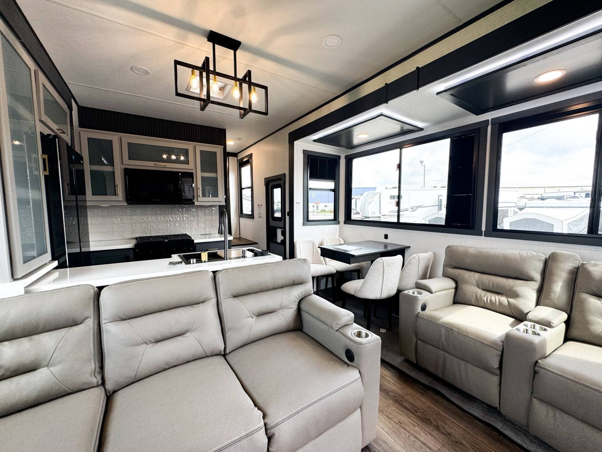 2026 Forest River 2026 Forest River Xlr Nitro Toy Hauler - thumbnail 18