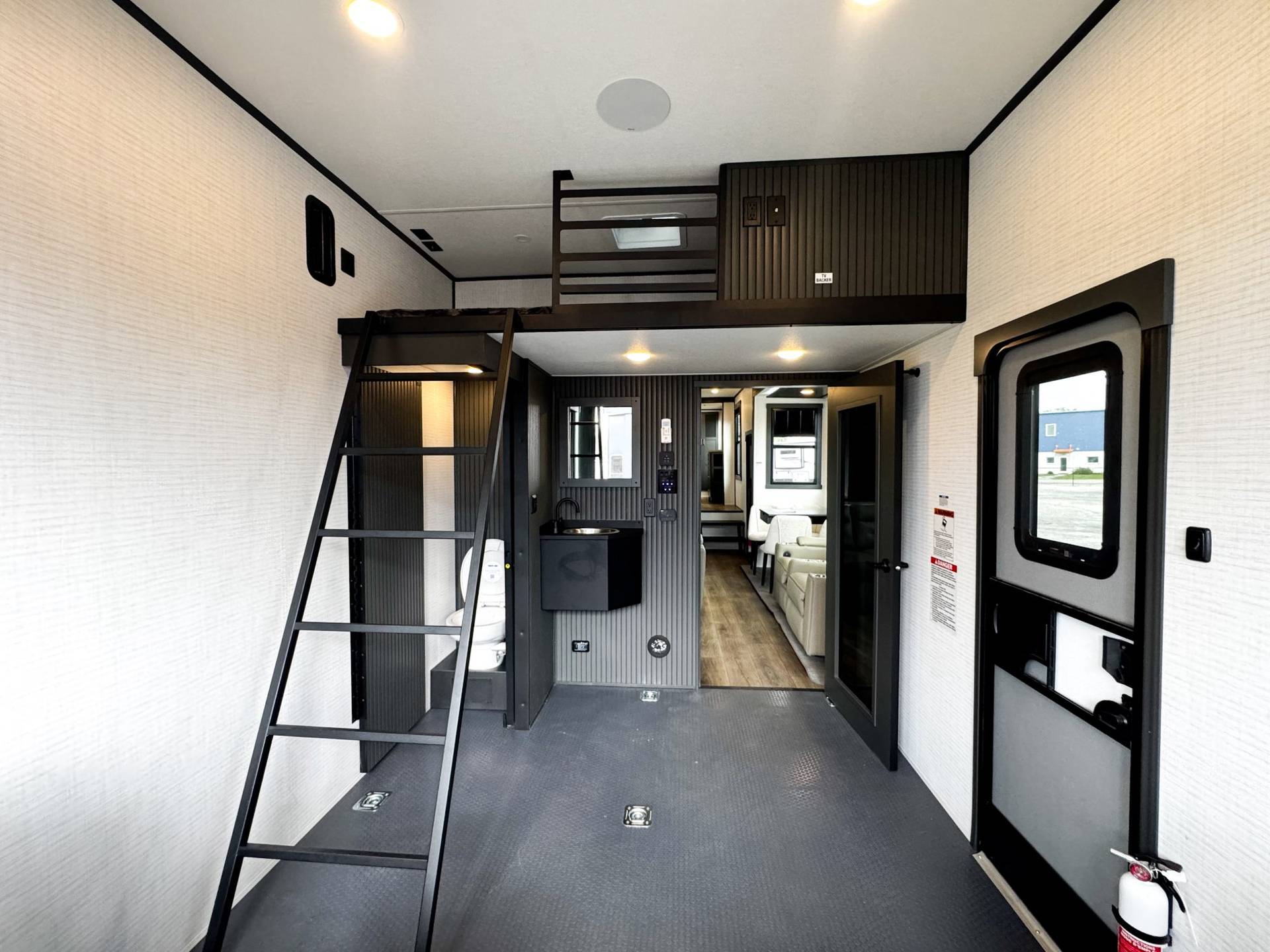 2026 Forest River 2026 Forest River Xlr Nitro Toy Hauler - thumbnail 67