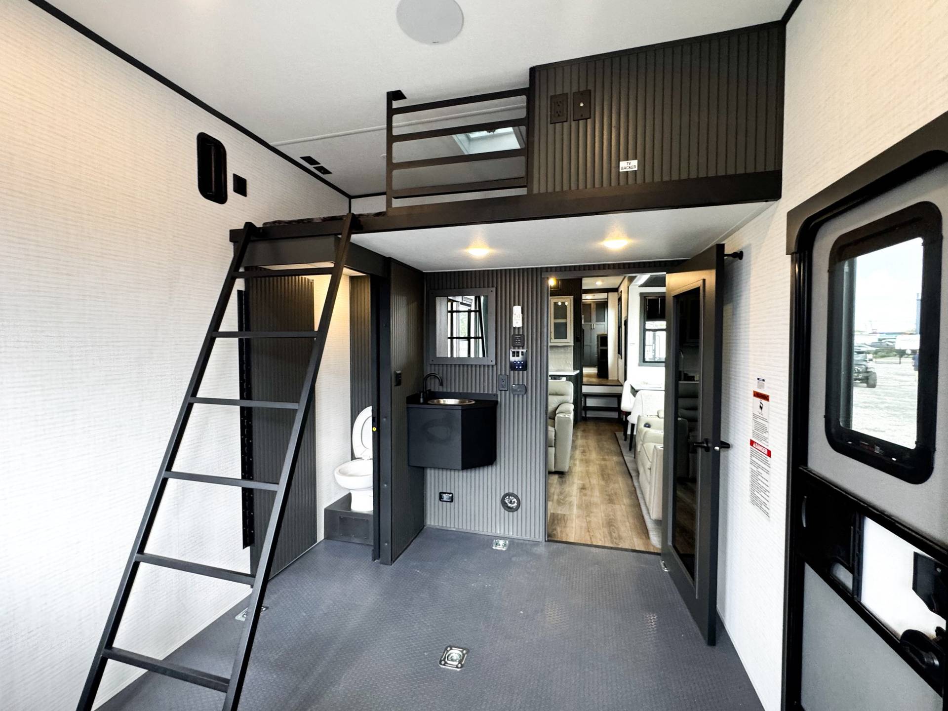 2026 Forest River 2026 Forest River Xlr Nitro Toy Hauler - thumbnail 68