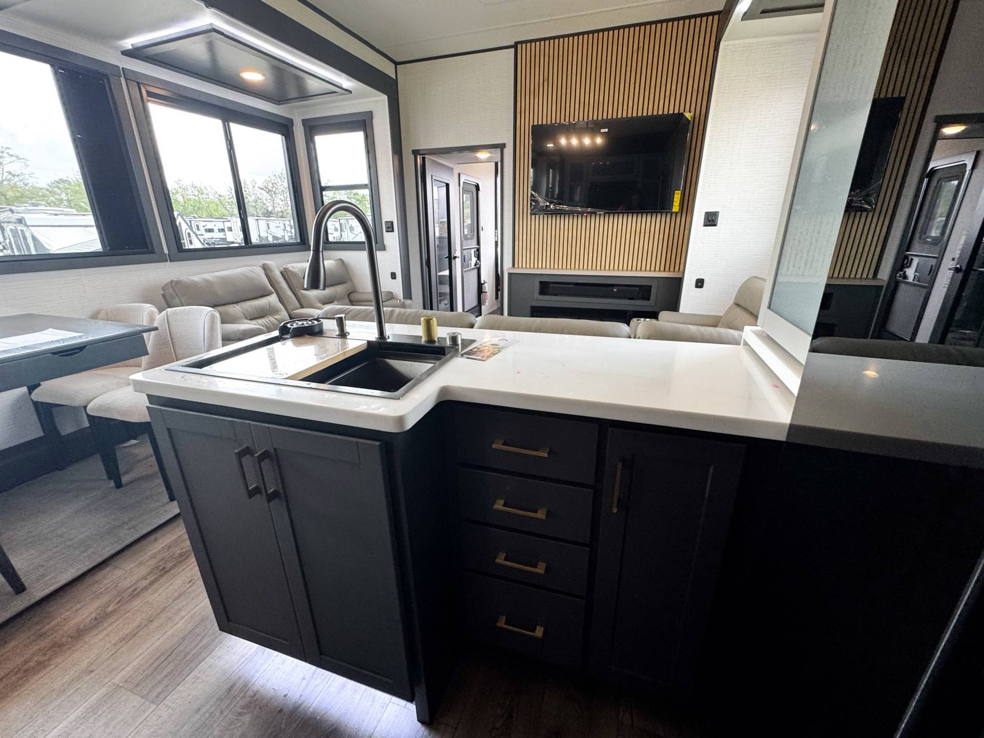 2026 Forest River 2026 Forest River Xlr Nitro Toy Hauler - thumbnail 54