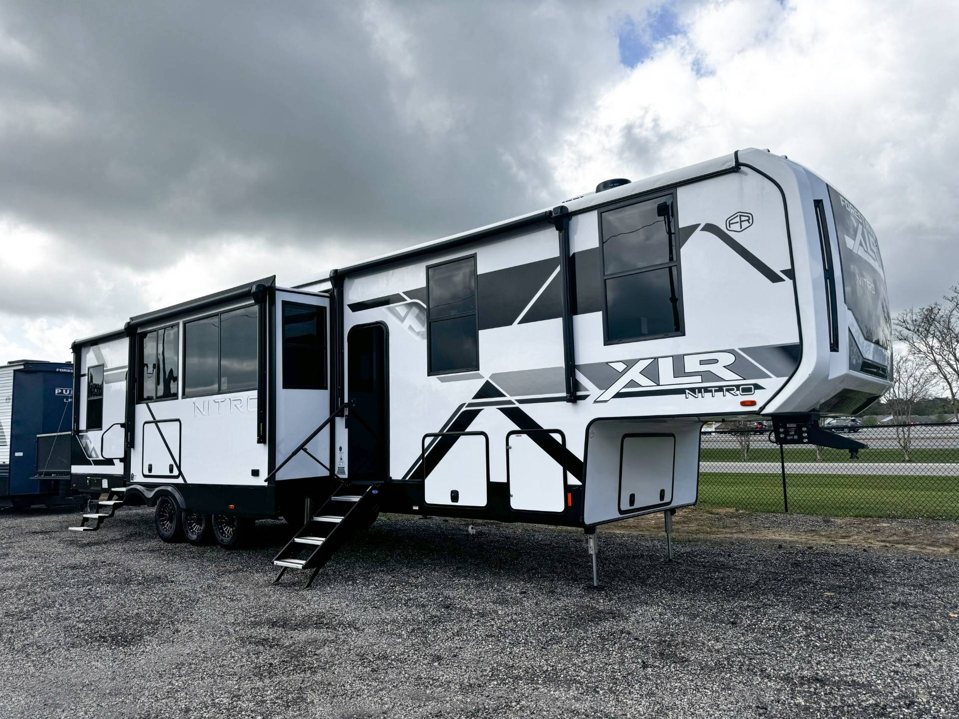 2026 Forest River 2026 Forest River Xlr Nitro Toy Hauler - thumbnail 1