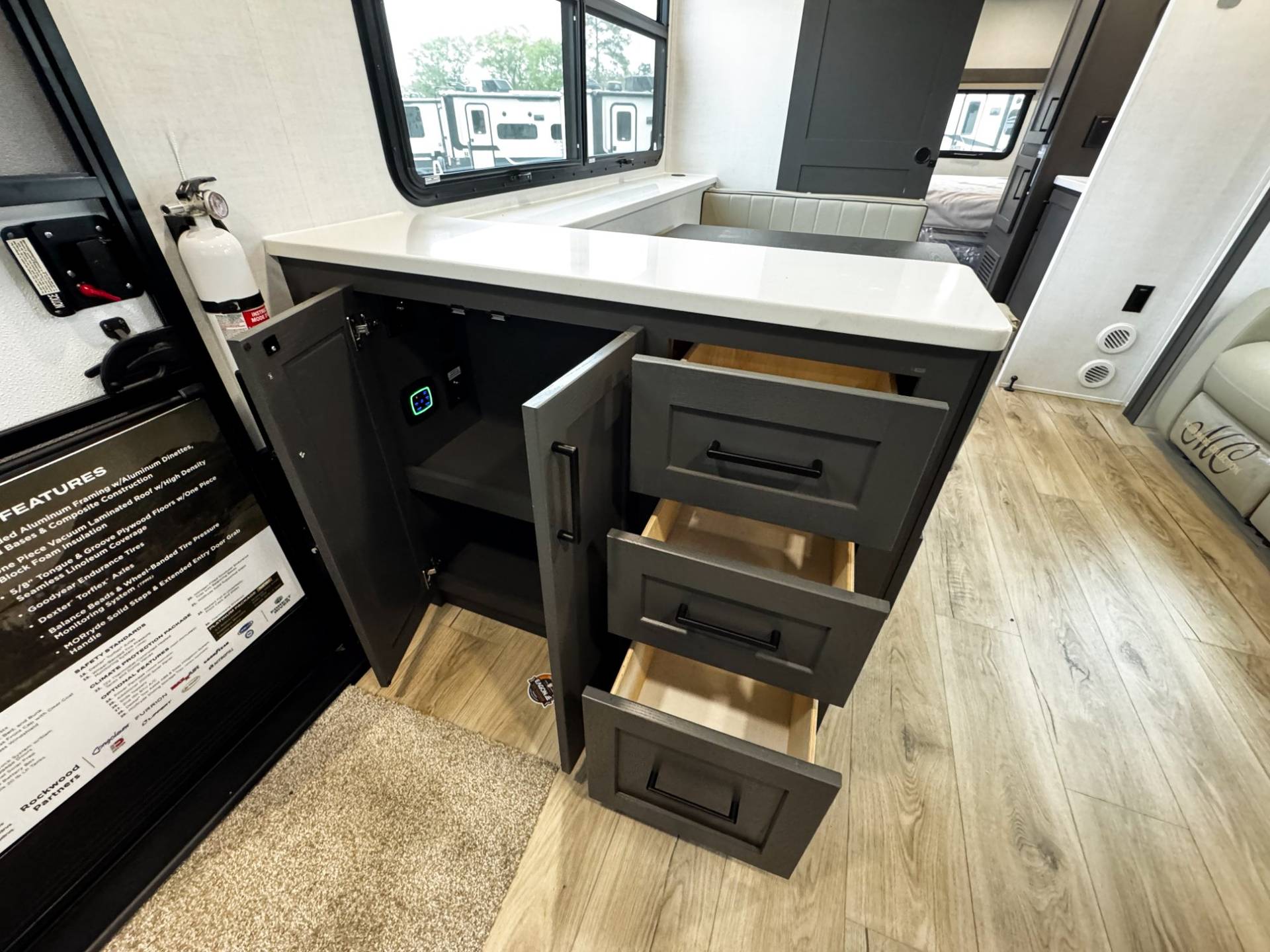 2026 Forest River 2026 Forest River Rockwood Ultra Lite - thumbnail 16