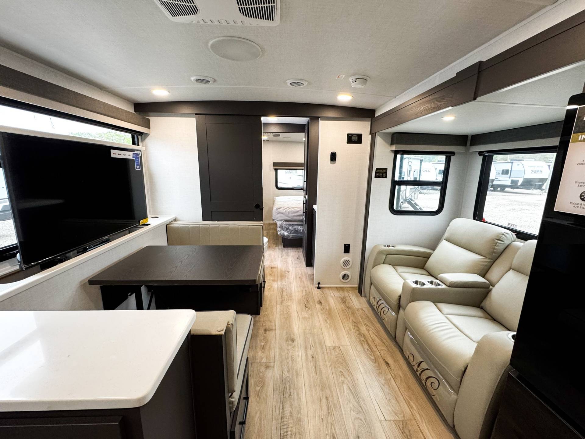 2026 Forest River 2026 Forest River Rockwood Ultra Lite - thumbnail 17