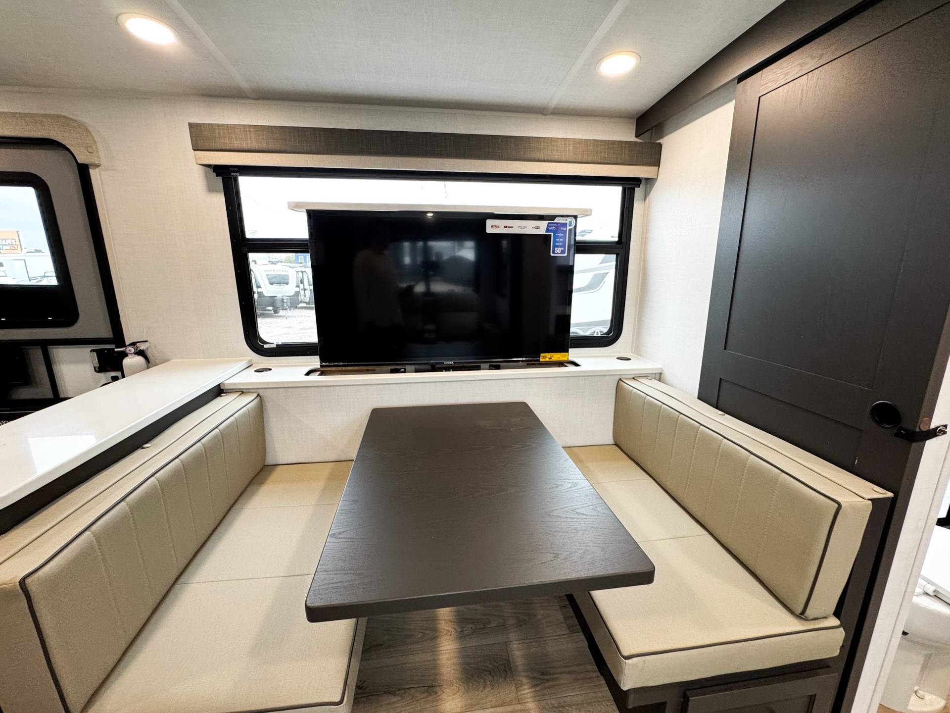 2026 Forest River 2026 Forest River Rockwood Ultra Lite - thumbnail 19