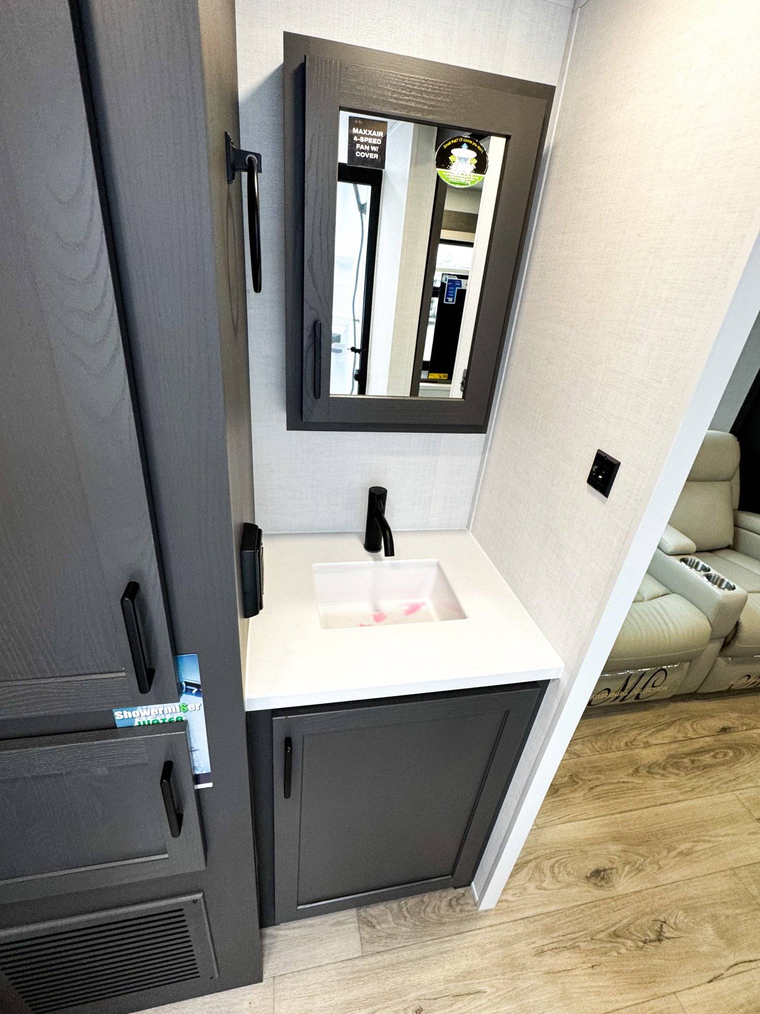 2026 Forest River 2026 Forest River Rockwood Ultra Lite - thumbnail 24