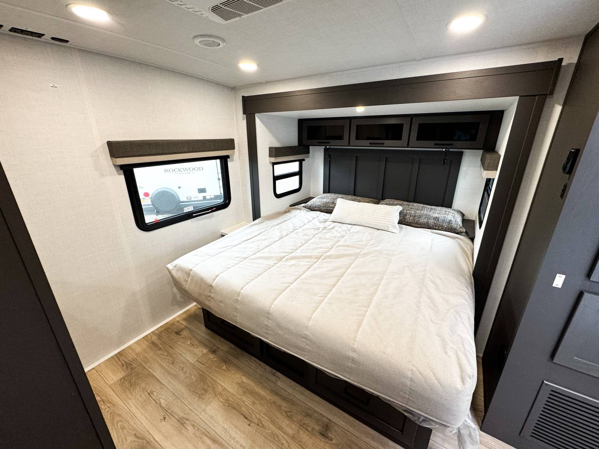 2026 Forest River 2026 Forest River Rockwood Ultra Lite - thumbnail 29