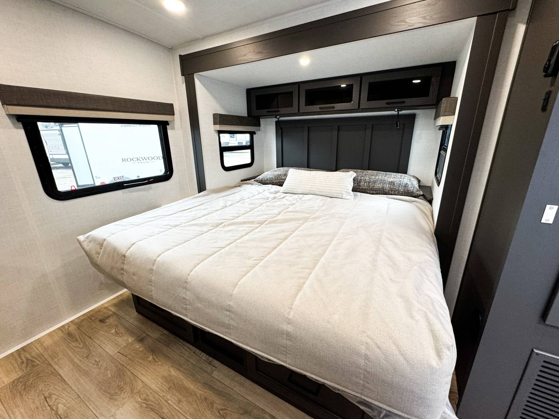 2026 Forest River 2026 Forest River Rockwood Ultra Lite - thumbnail 30