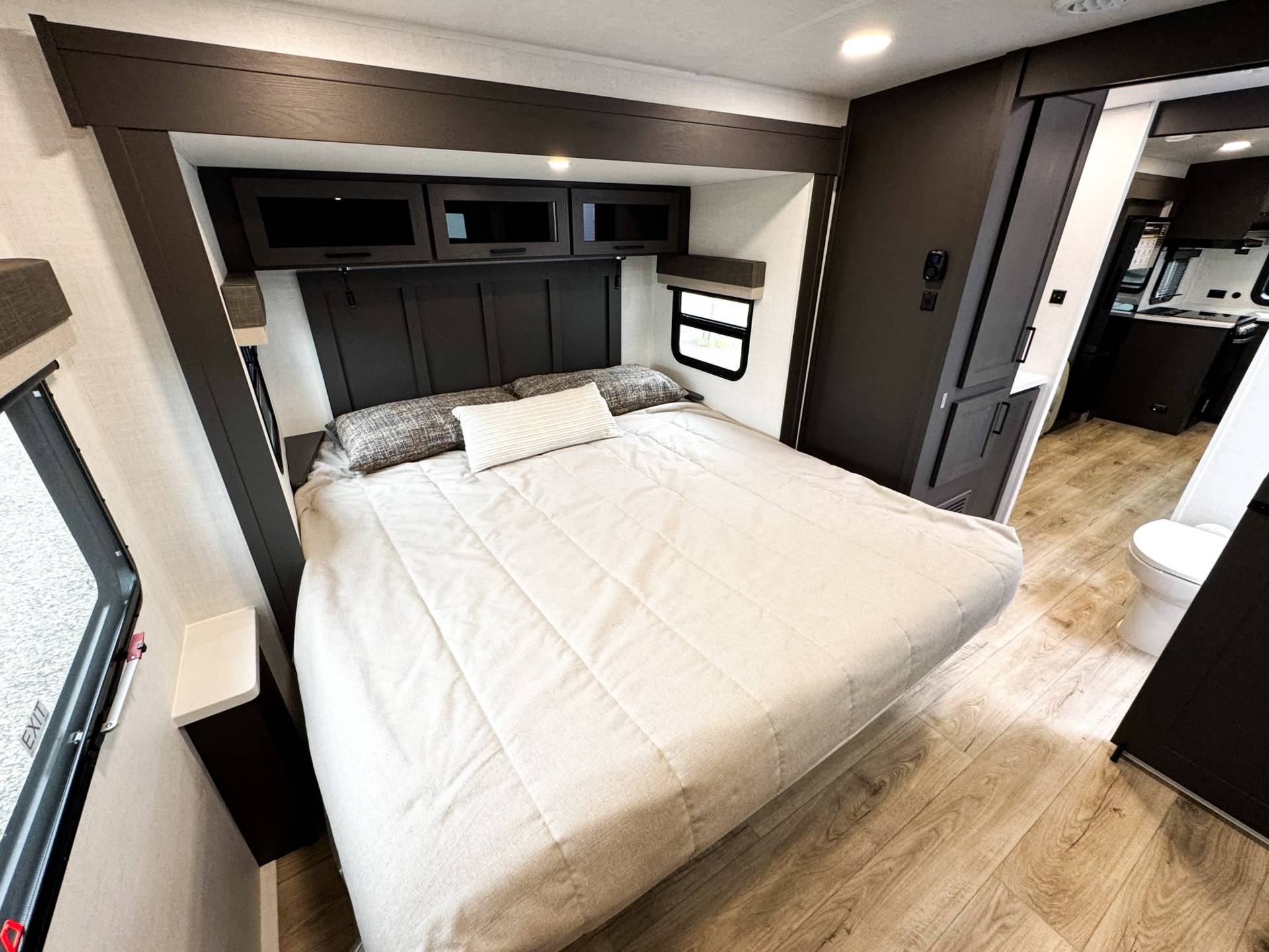 2026 Forest River 2026 Forest River Rockwood Ultra Lite - thumbnail 32