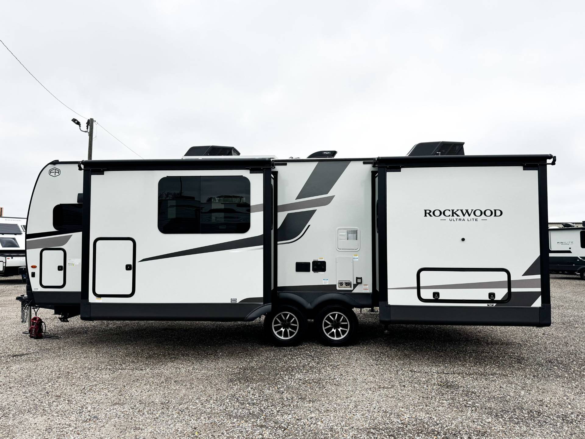 2026 Forest River 2026 Forest River Rockwood Ultra Lite - thumbnail 38