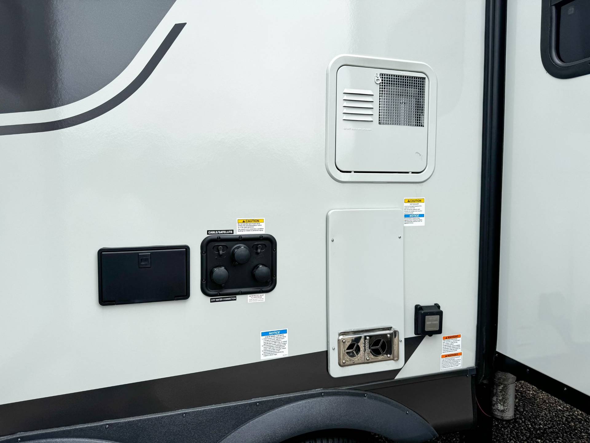 2026 Forest River 2026 Forest River Rockwood Ultra Lite - thumbnail 42