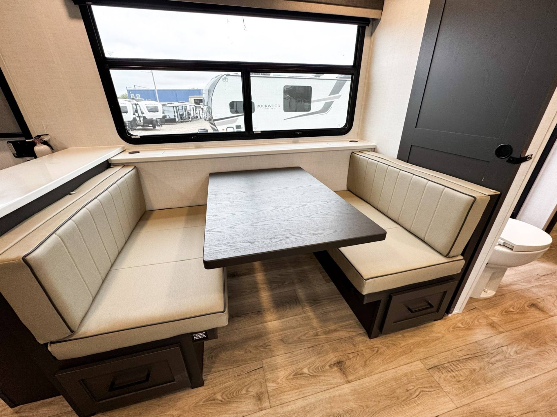 2026 Forest River 2026 Forest River Rockwood Ultra Lite - thumbnail 13