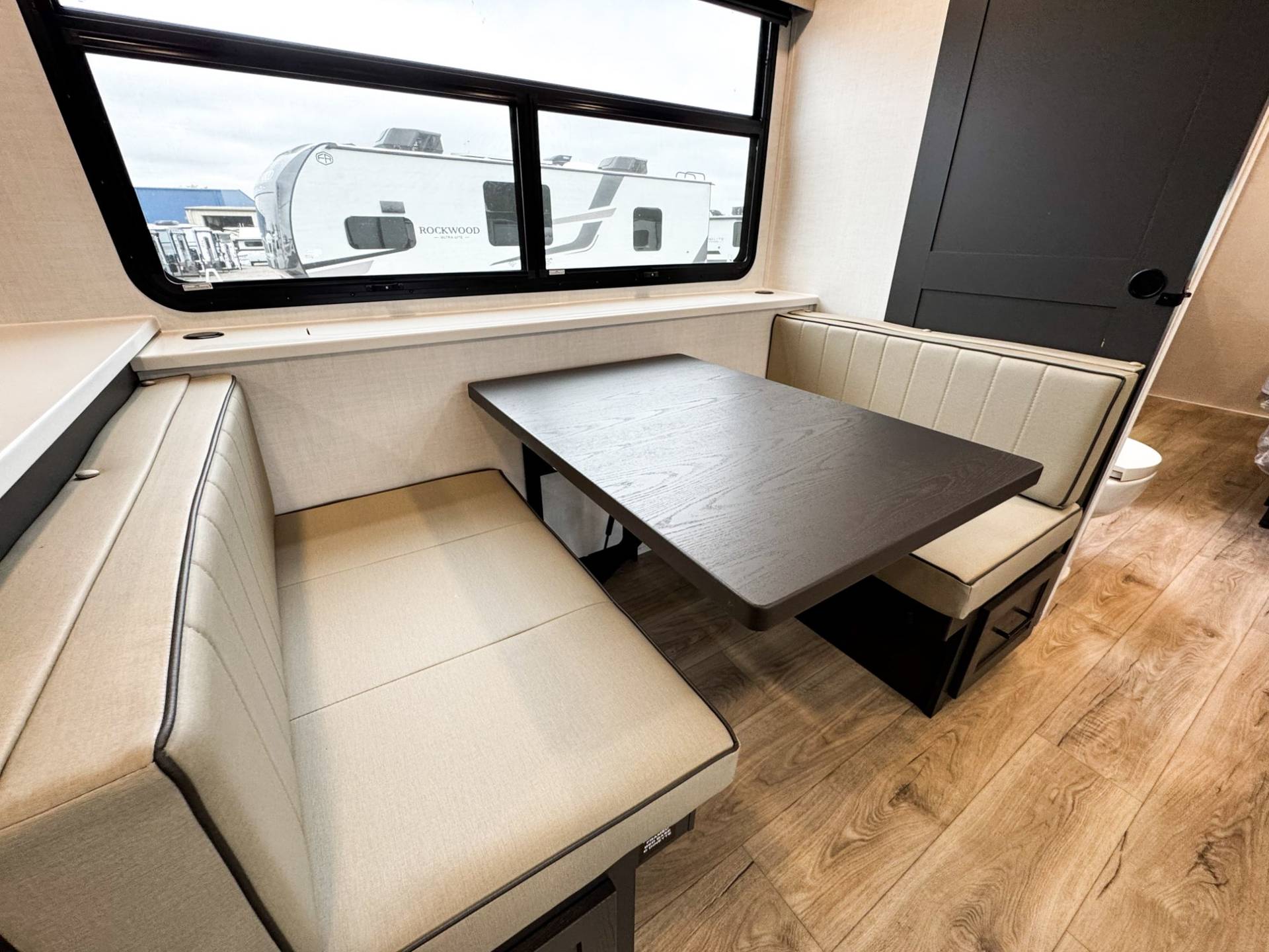 2026 Forest River 2026 Forest River Rockwood Ultra Lite - thumbnail 14