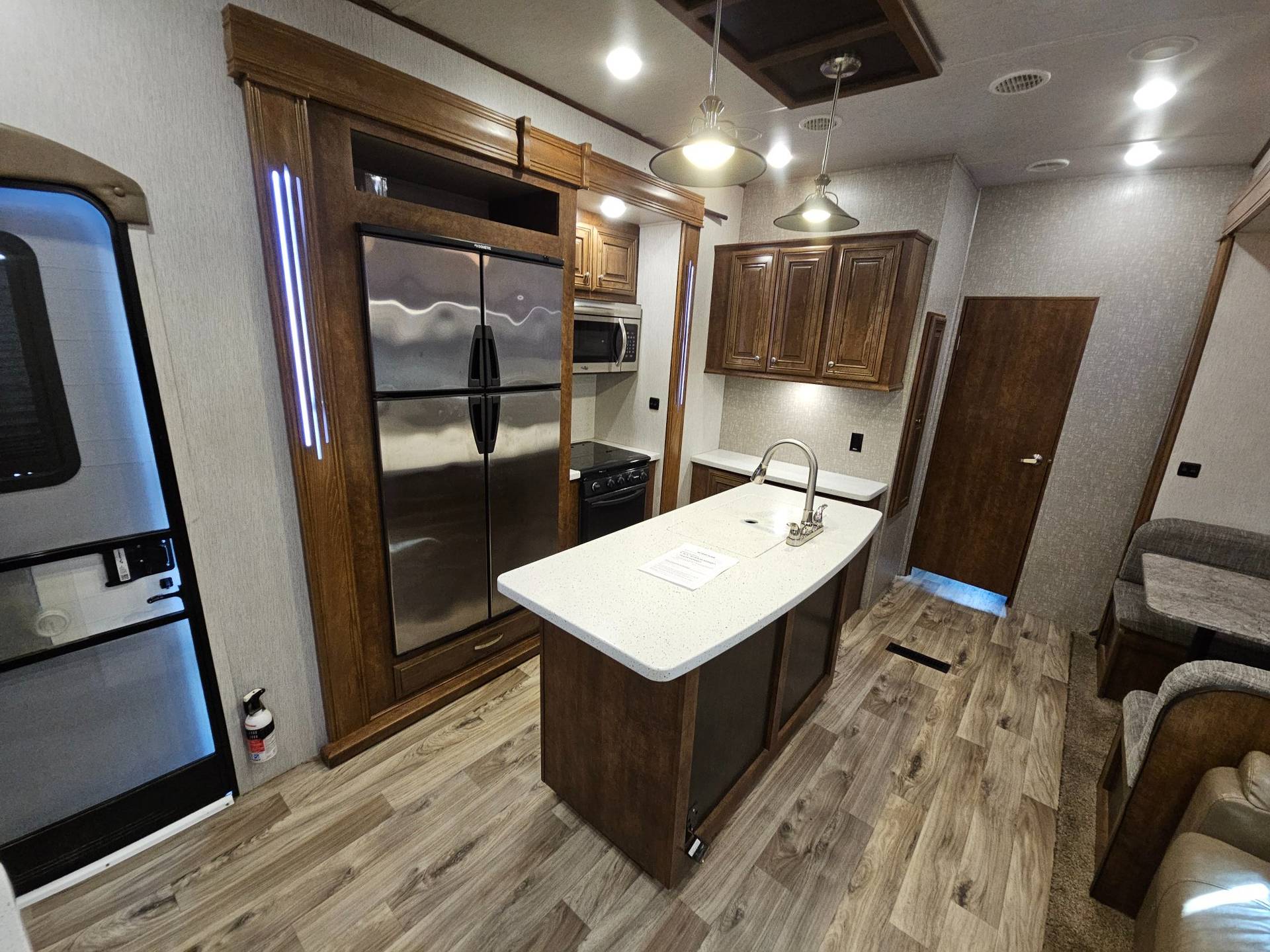 2019 Heartland 2019 Heartland Bighorn - thumbnail 6