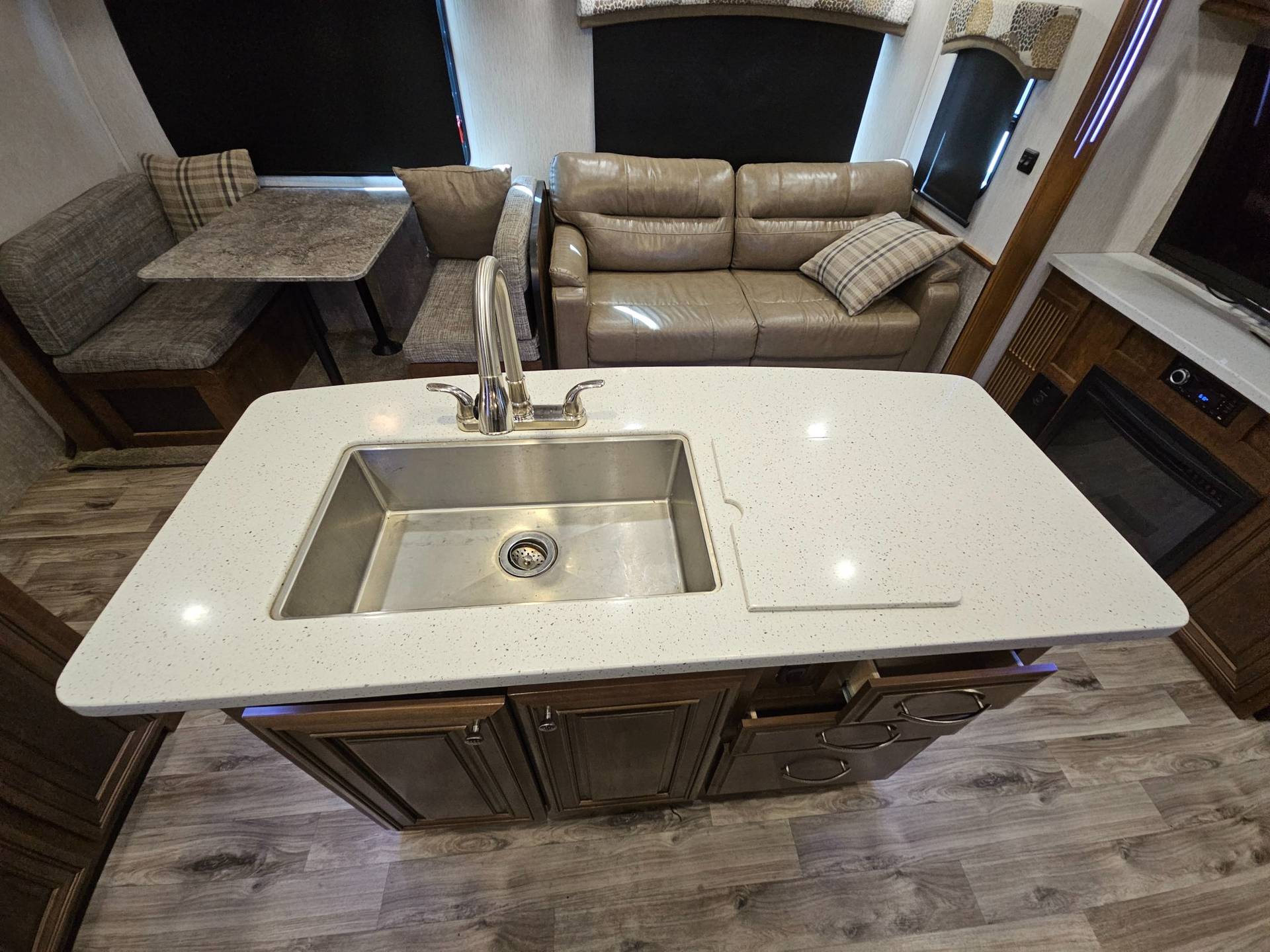 2019 Heartland 2019 Heartland Bighorn - thumbnail 12