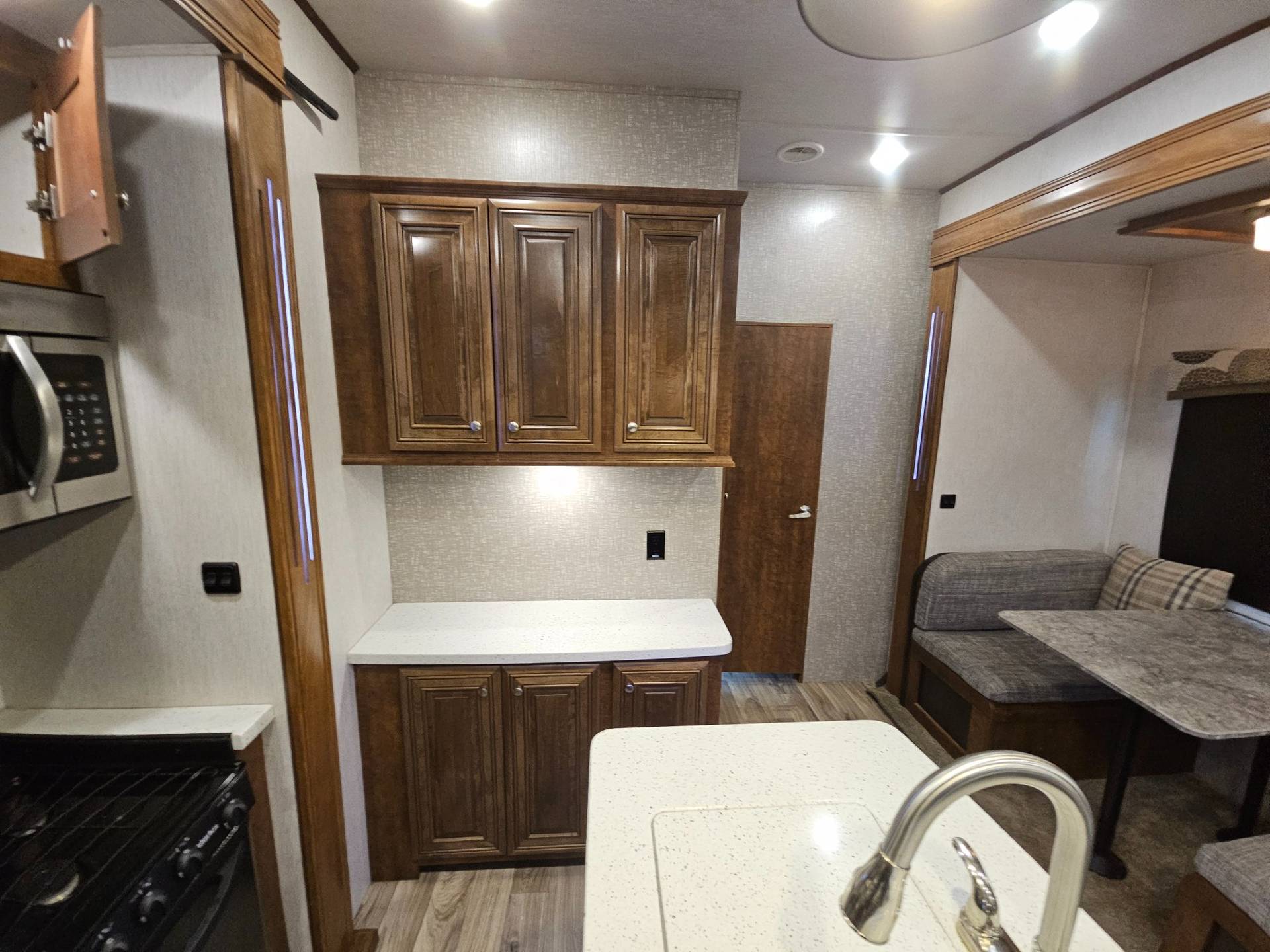 2019 Heartland 2019 Heartland Bighorn - thumbnail 13