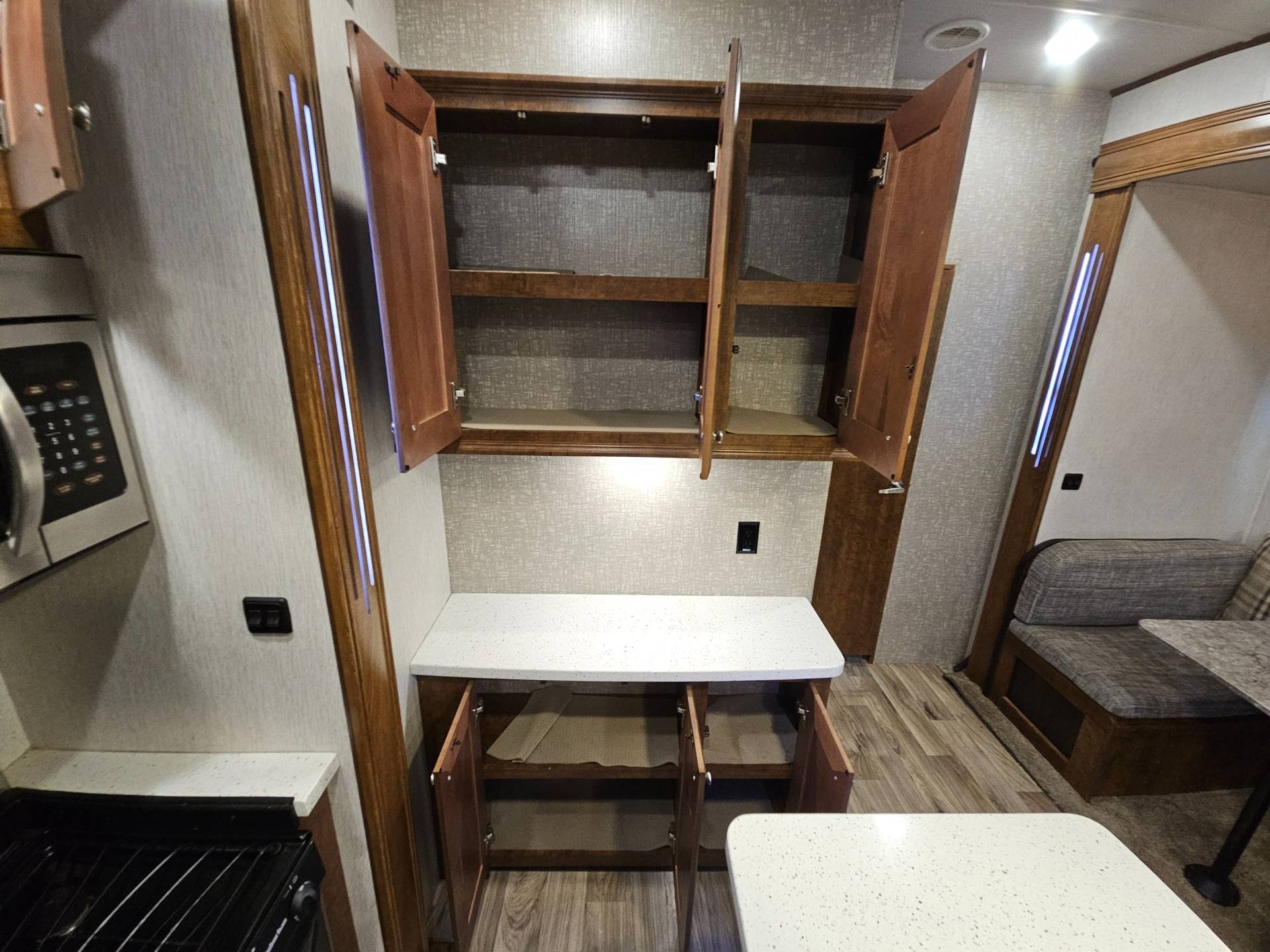 2019 Heartland 2019 Heartland Bighorn - thumbnail 14