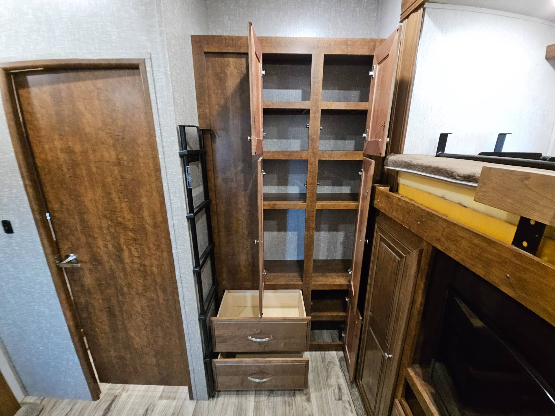 2019 Heartland 2019 Heartland Bighorn - thumbnail 24