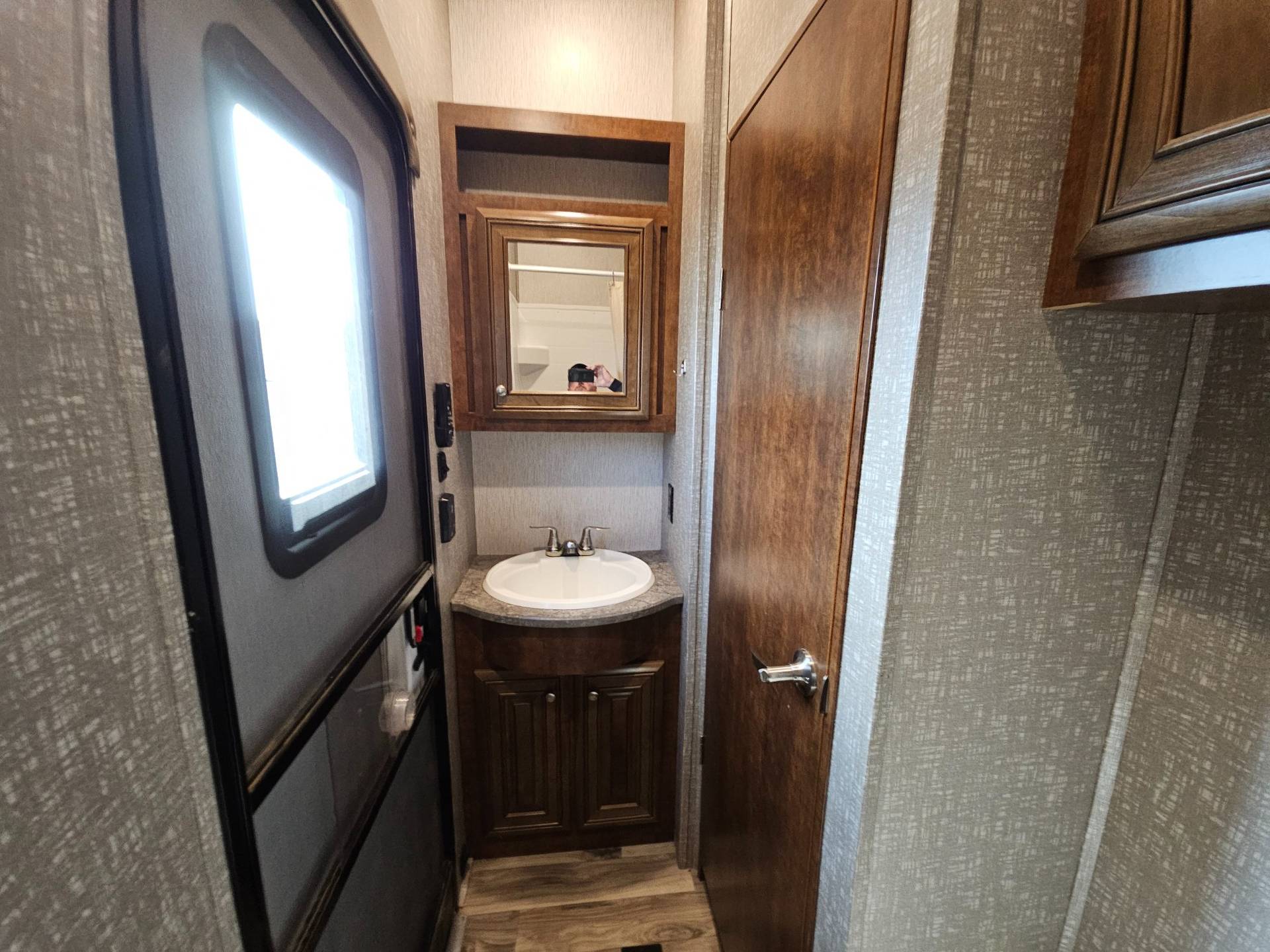 2019 Heartland 2019 Heartland Bighorn - thumbnail 25