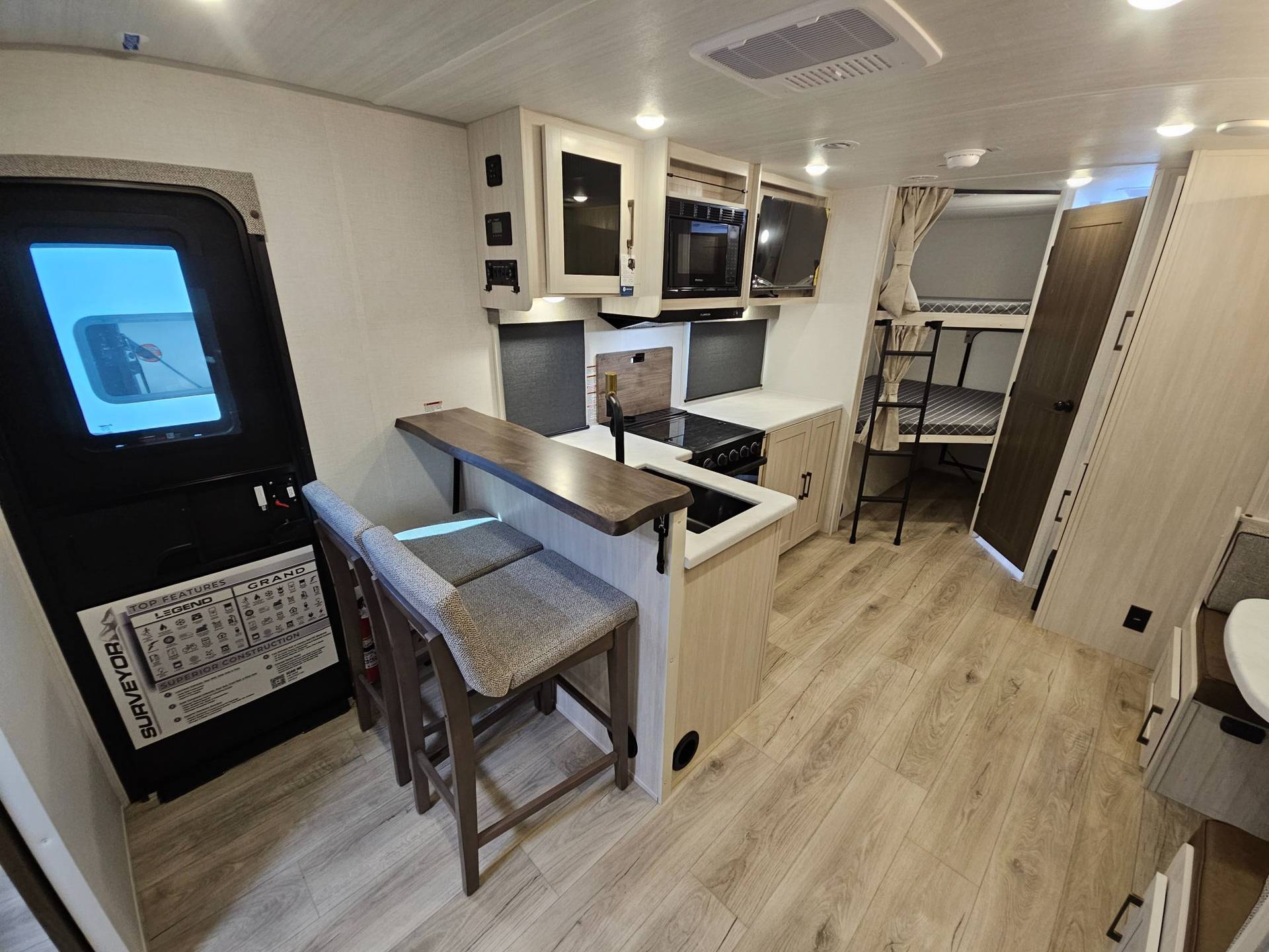 2026 Forest River RV 2026 Forest River RV Surveyor - thumbnail 7