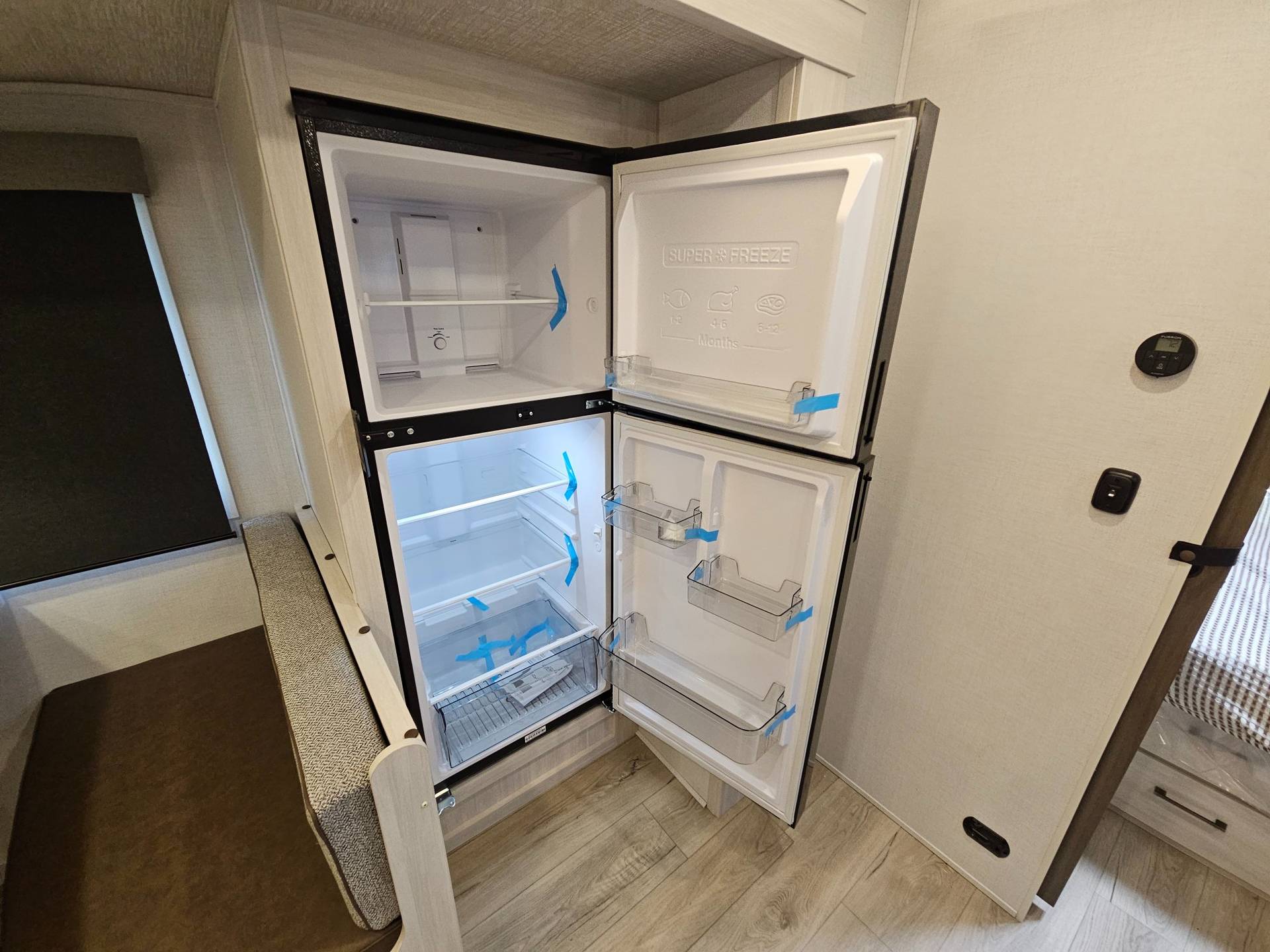 2026 Forest River RV 2026 Forest River RV Surveyor - thumbnail 9